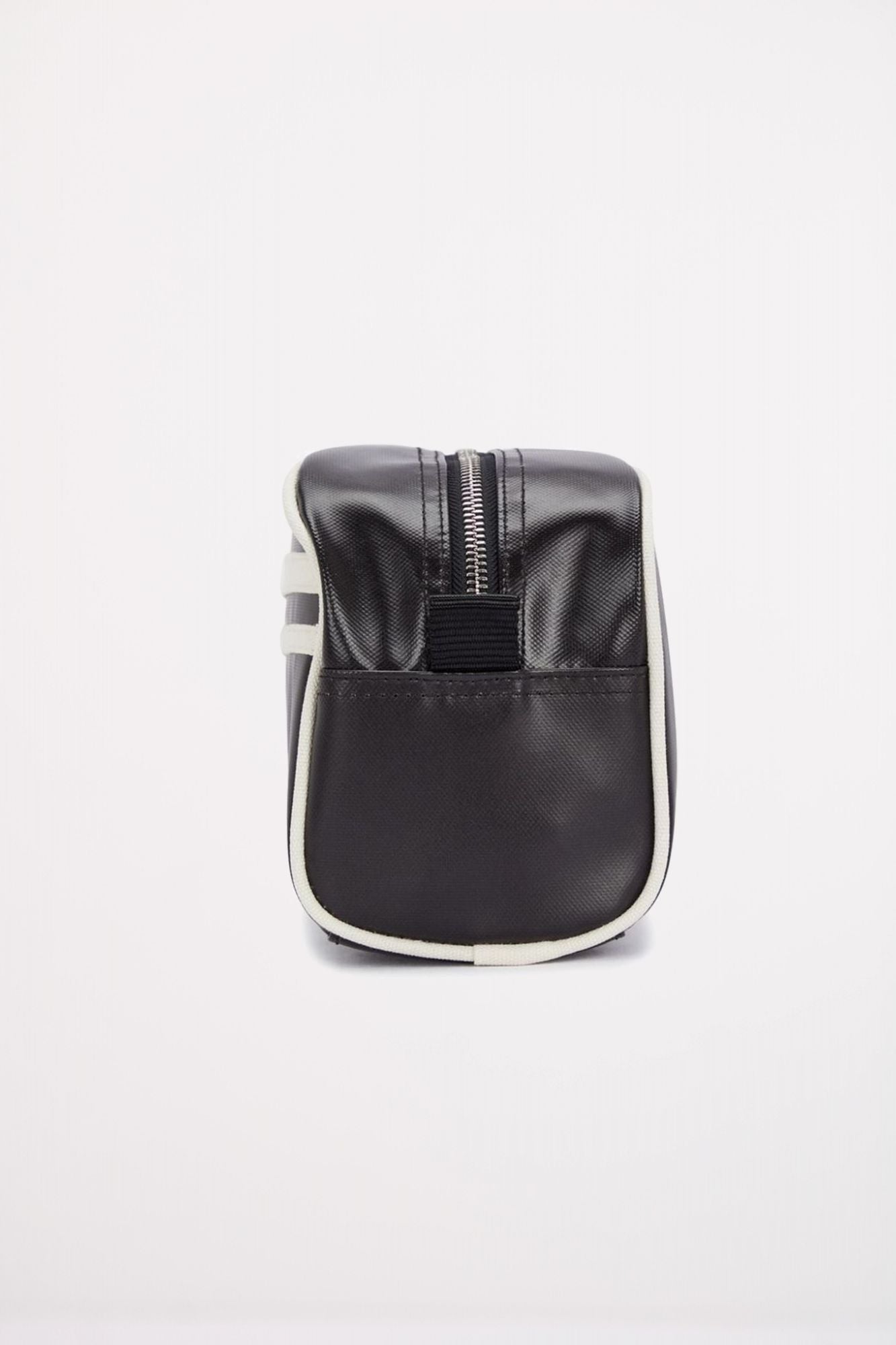 FRED PERRY COATED POLYESTER WASH BAG en color NEGRO (3)