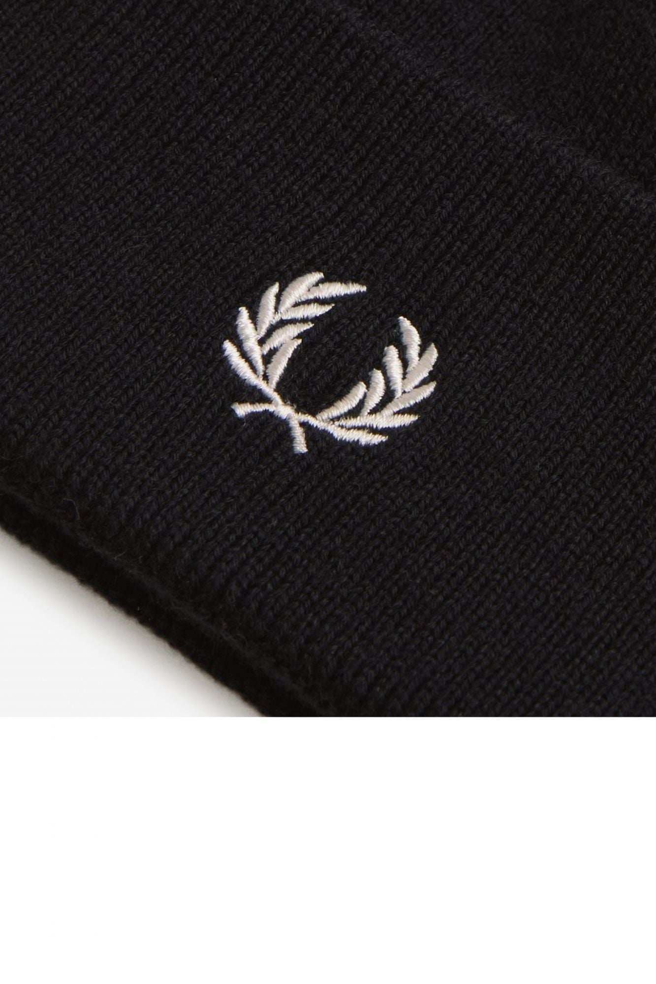 FRED PERRY  CLASSIC BEANIE  en color NEGRO (2)