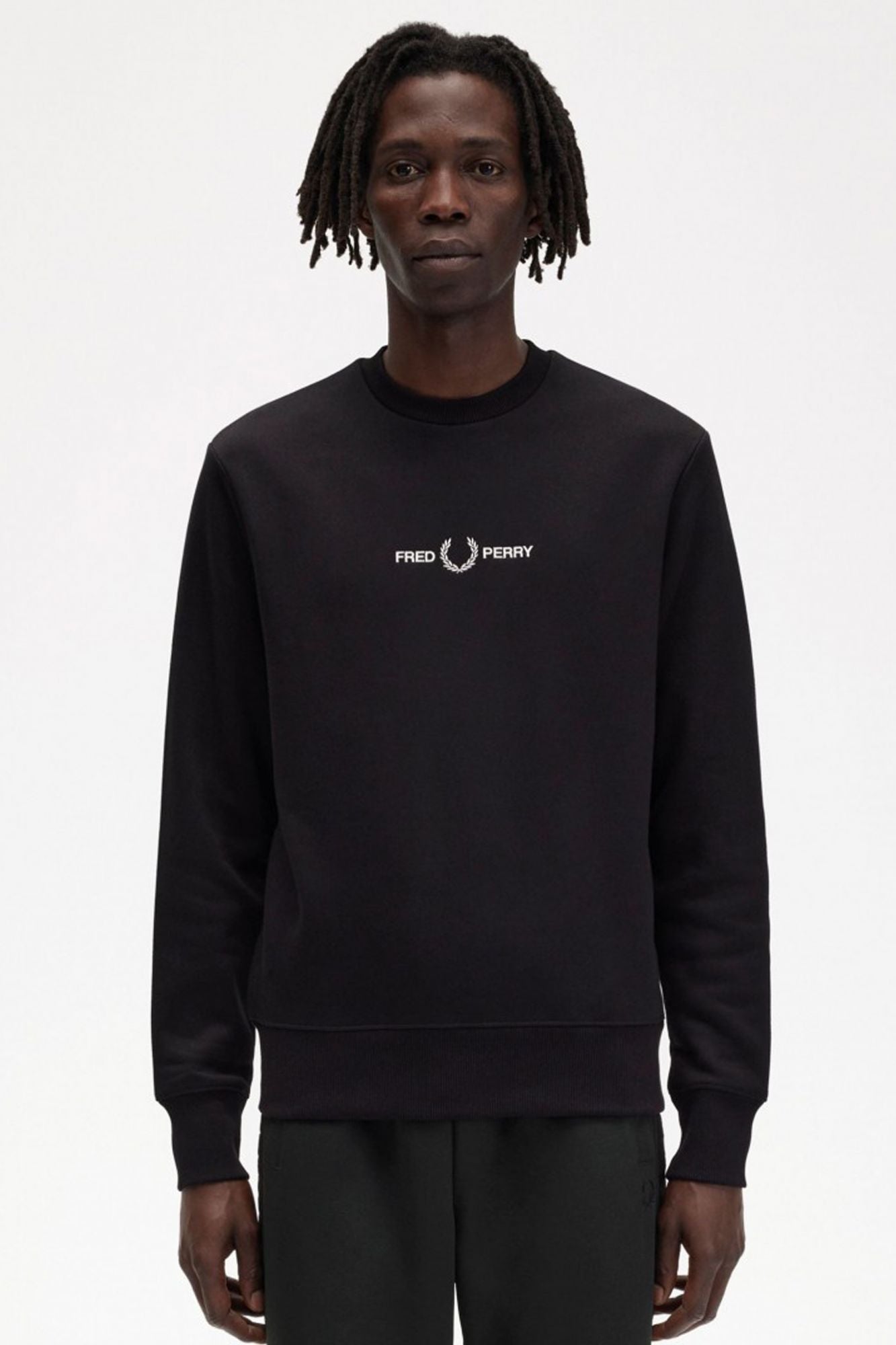 FRED PERRY  EMBROIDERED SWEATSHIRT  en color NEGRO (4)
