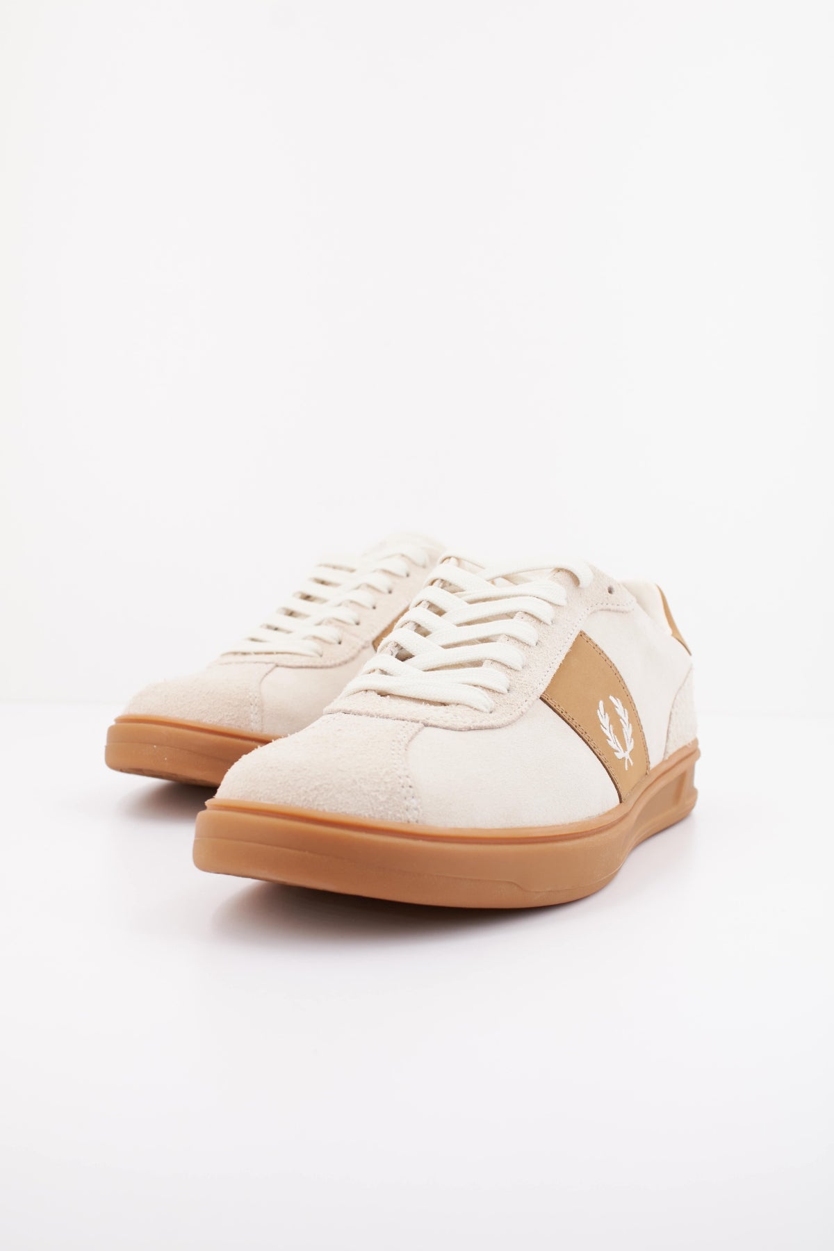 FRED PERRY  B4 SUEDE  en color BEIS (2)