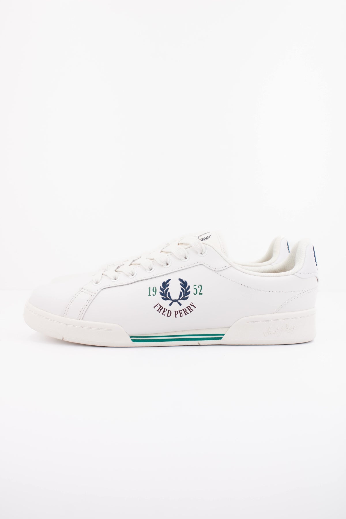 FRED PERRY B722 LEATHER en color BLANCO (1)