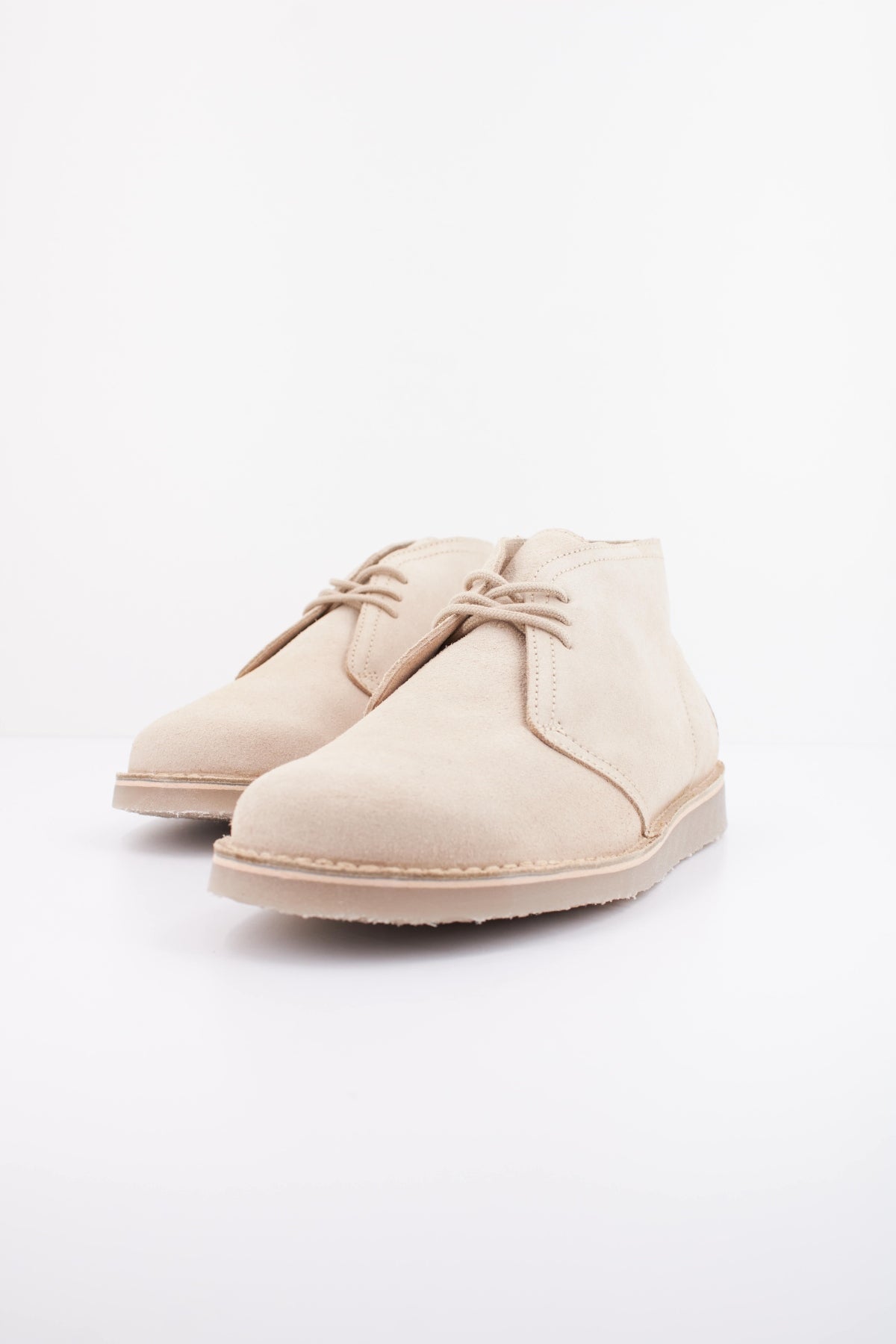FRED PERRY HAWLEY SUEDE B9352 en color MARRON CLARO (2)