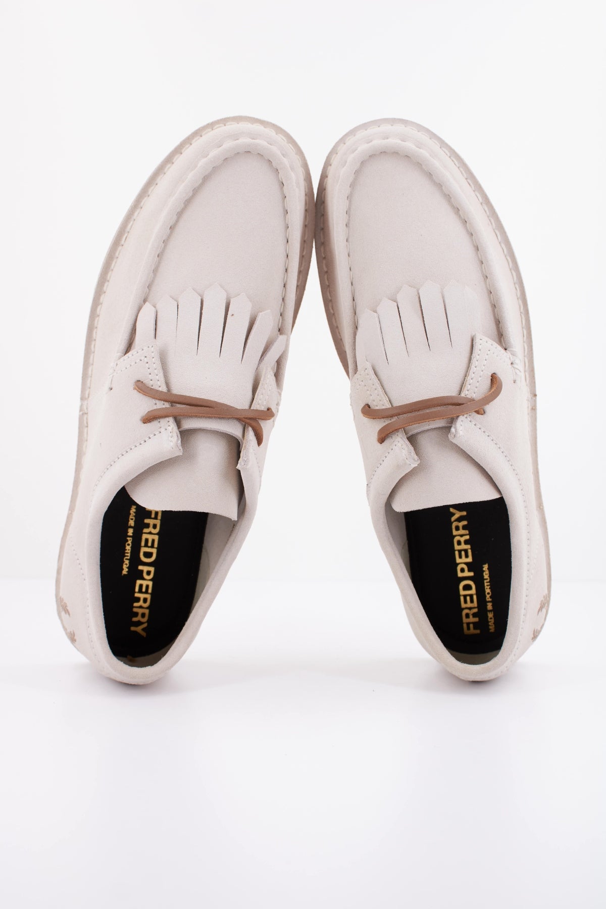FRED PERRY KENNEY LOW SUEDE  en color BEIS (3)