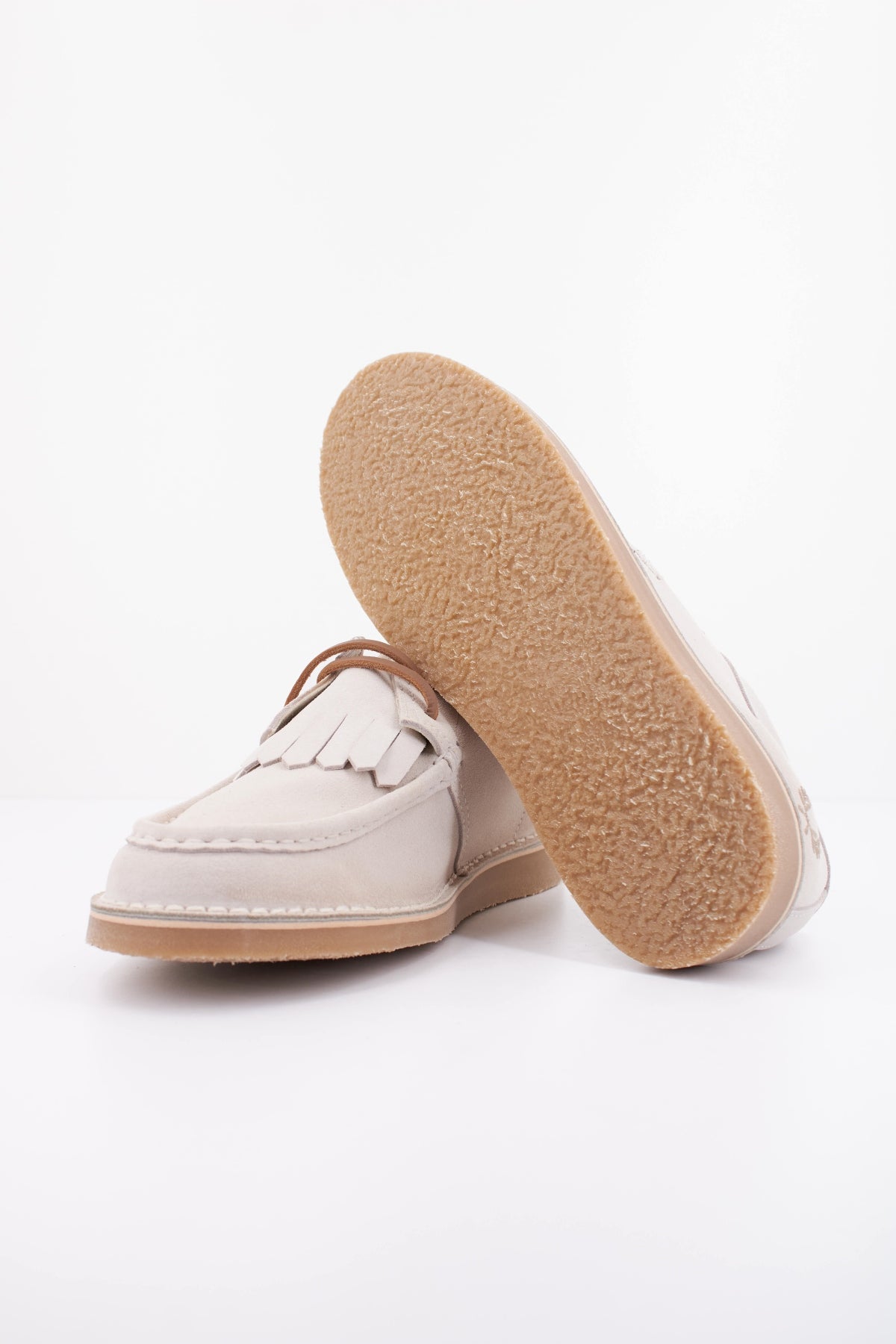 FRED PERRY KENNEY LOW SUEDE  en color BEIS (5)
