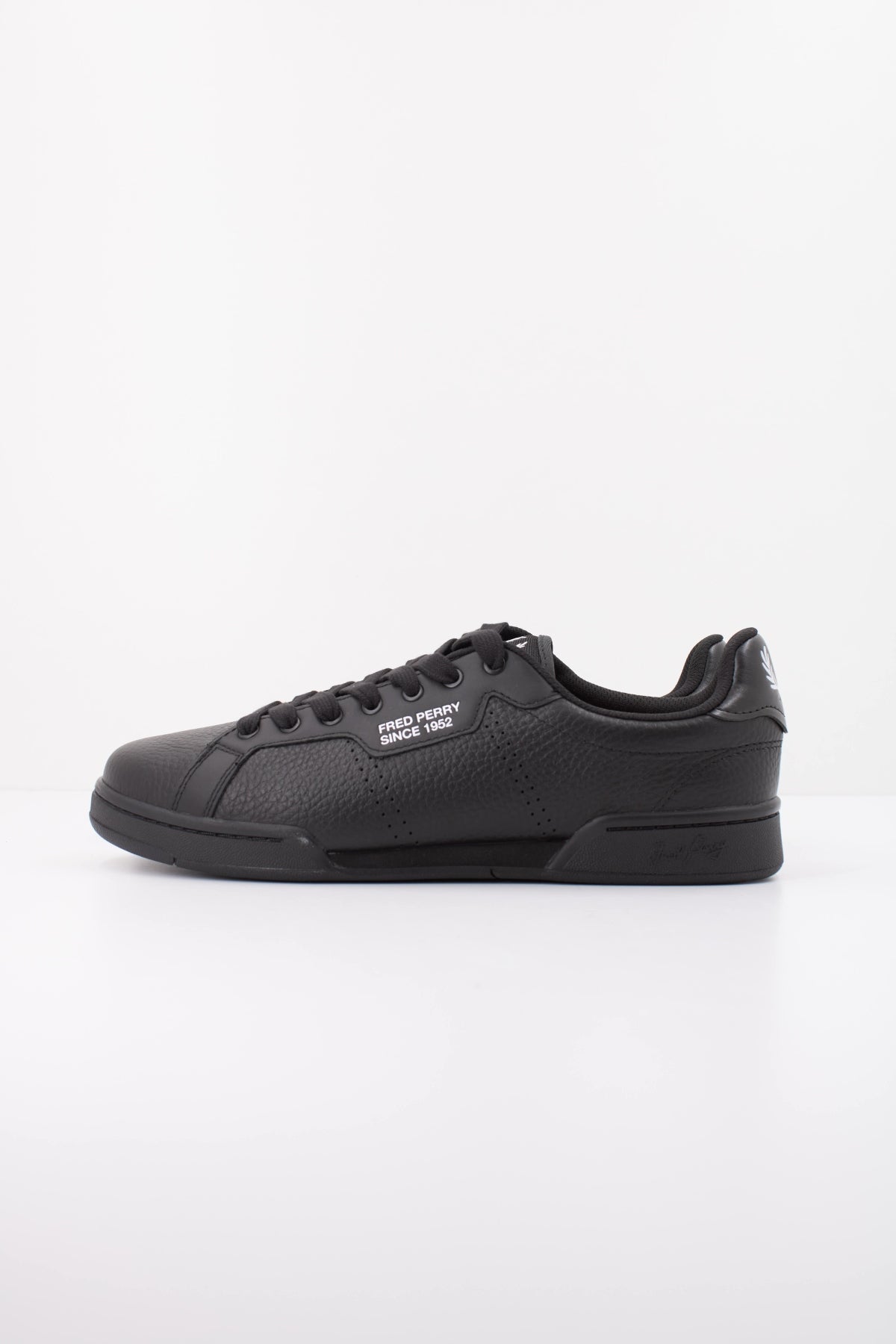 FRED PERRY B722 LEATHER LEAT en color BLANCO (1)