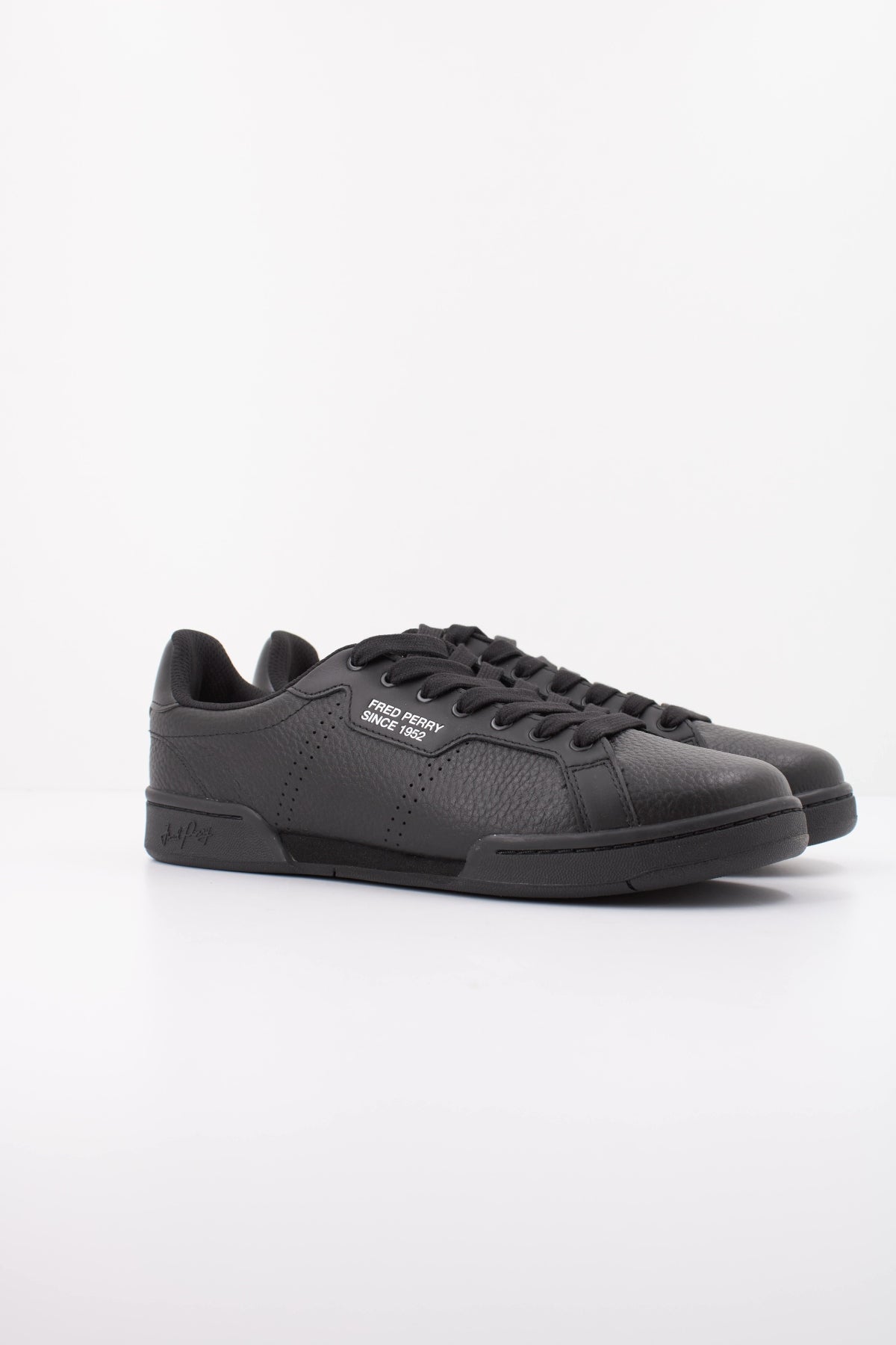 FRED PERRY B722 LEATHER LEAT en color BLANCO (2)