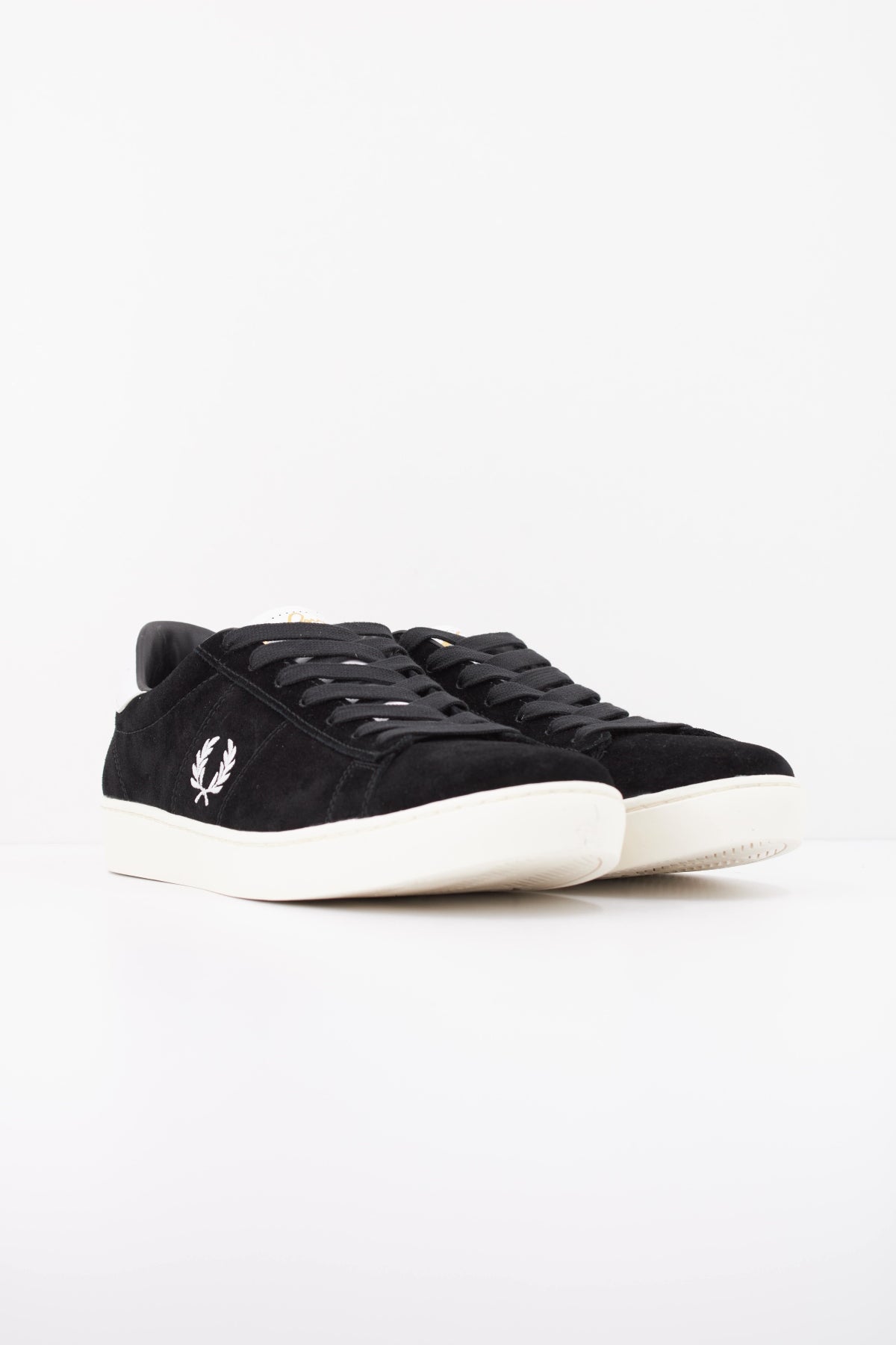 FRED PERRY B3408 ZAPATILLA SPENCER SUEDE en color NEGRO (2)