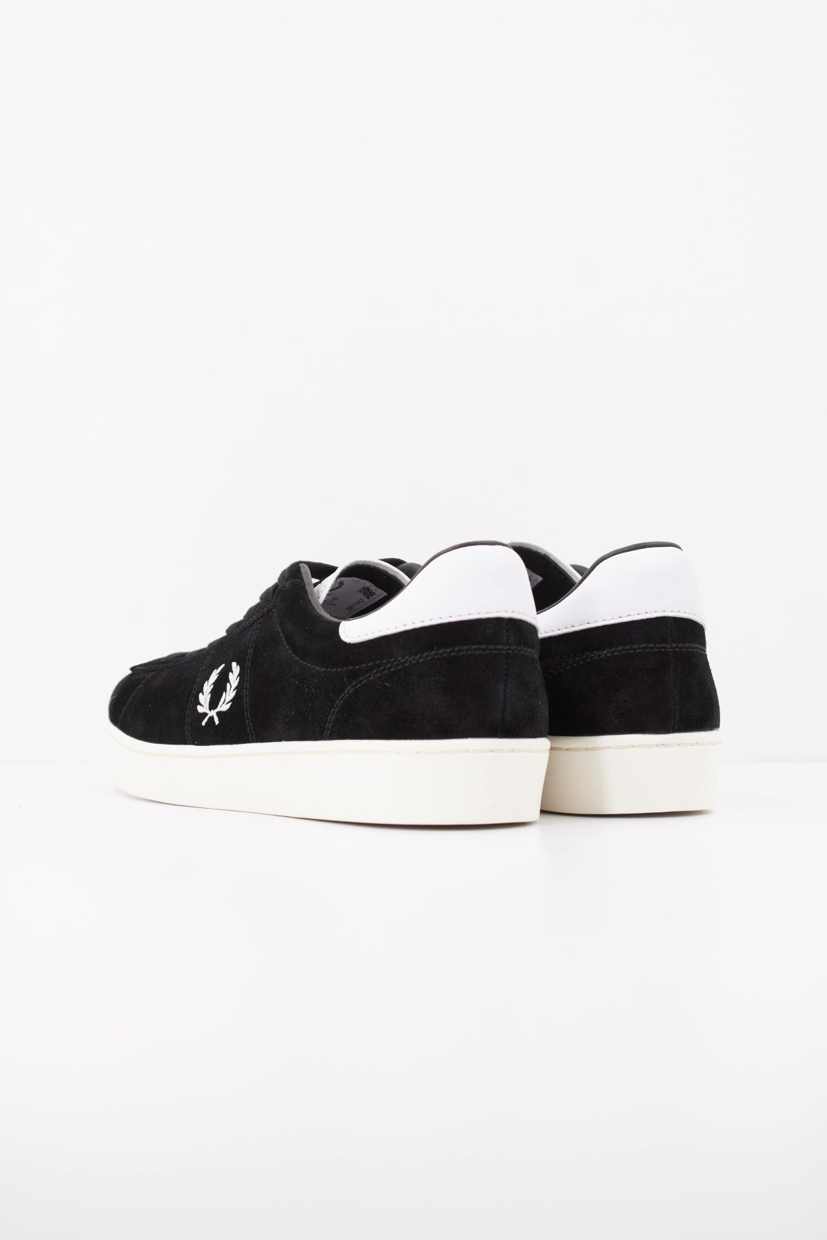 FRED PERRY B3408 ZAPATILLA SPENCER SUEDE en color NEGRO (4)