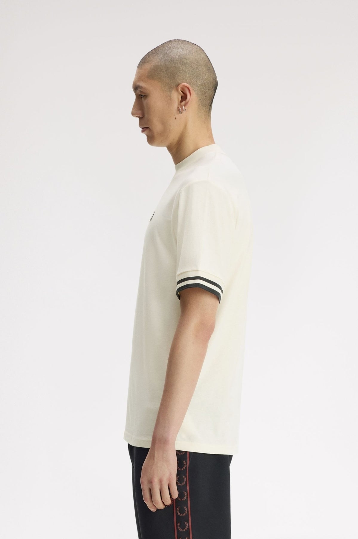 FRED PERRY BOLD TIPPED TSHIRT en color BLANCO (4)
