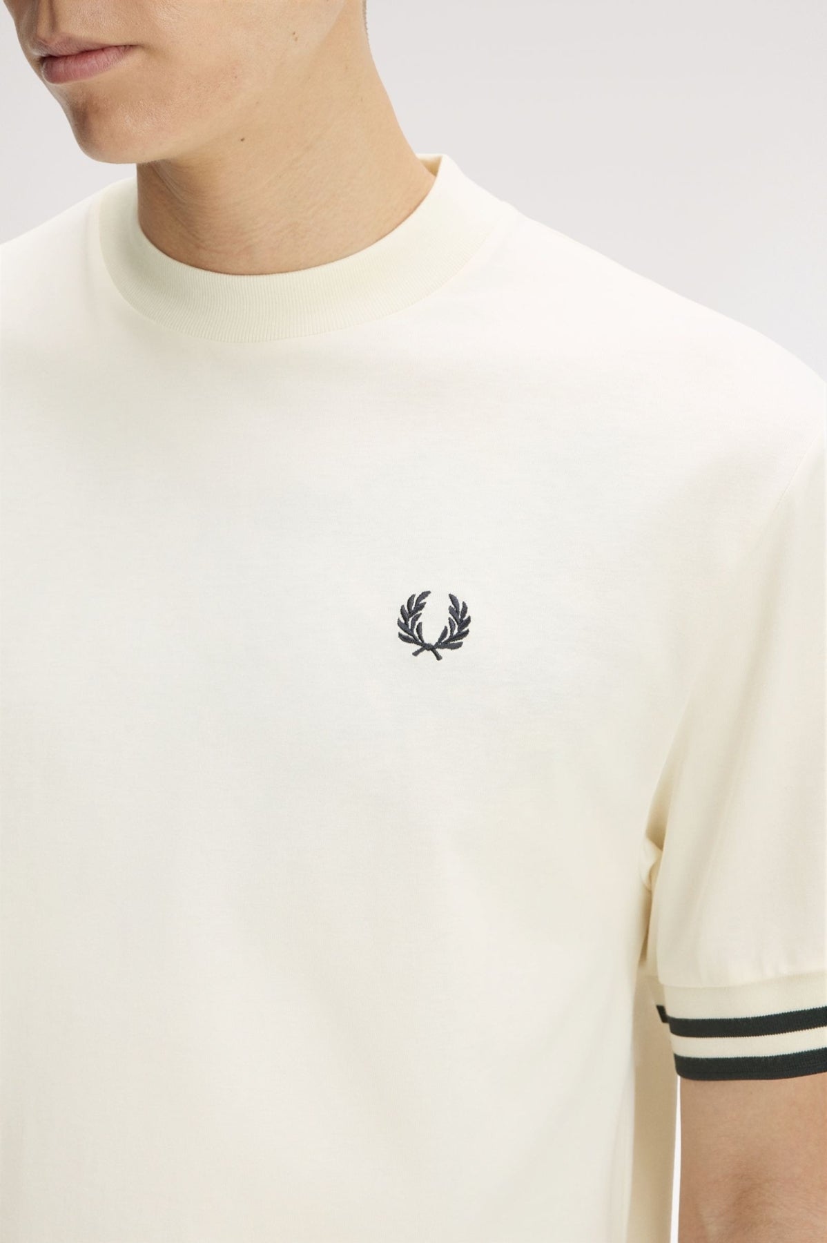 FRED PERRY BOLD TIPPED TSHIRT en color BLANCO (5)