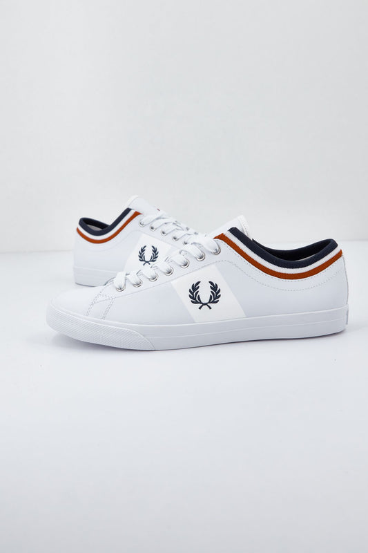 FRED PERRY FRED PERRY UNDERSPIN TIPPED en color BLANCO (1)