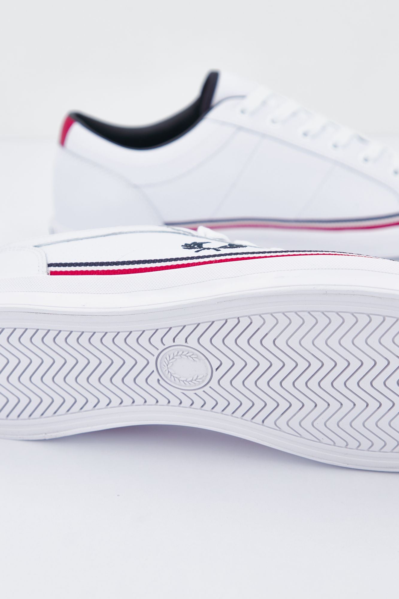 FRED PERRY BASELINE PERF LTHR en color BLANCO (4)