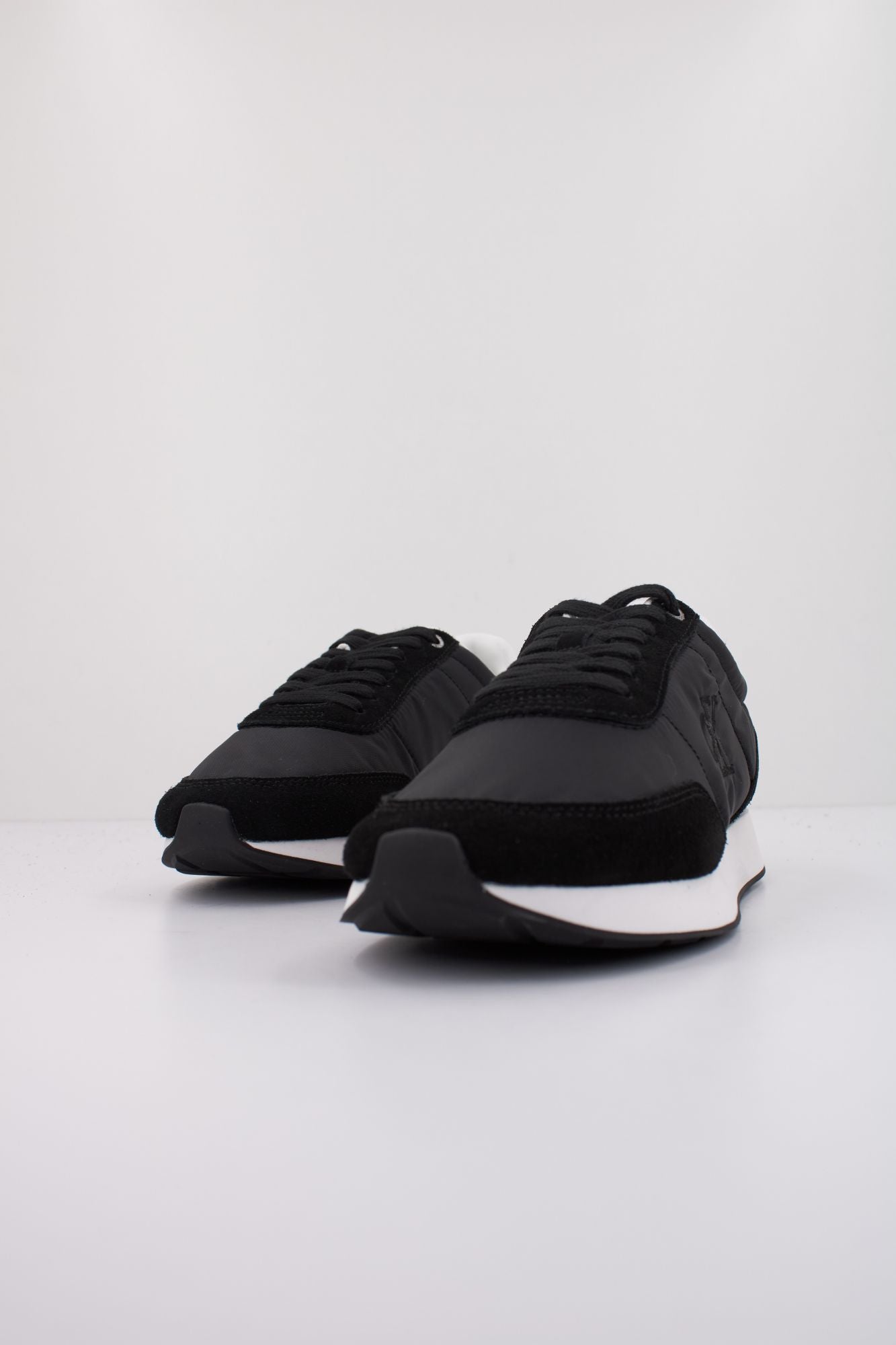 CALVIN KLEIN RETRO RUNNER LACE UP NY en color NEGRO (2)
