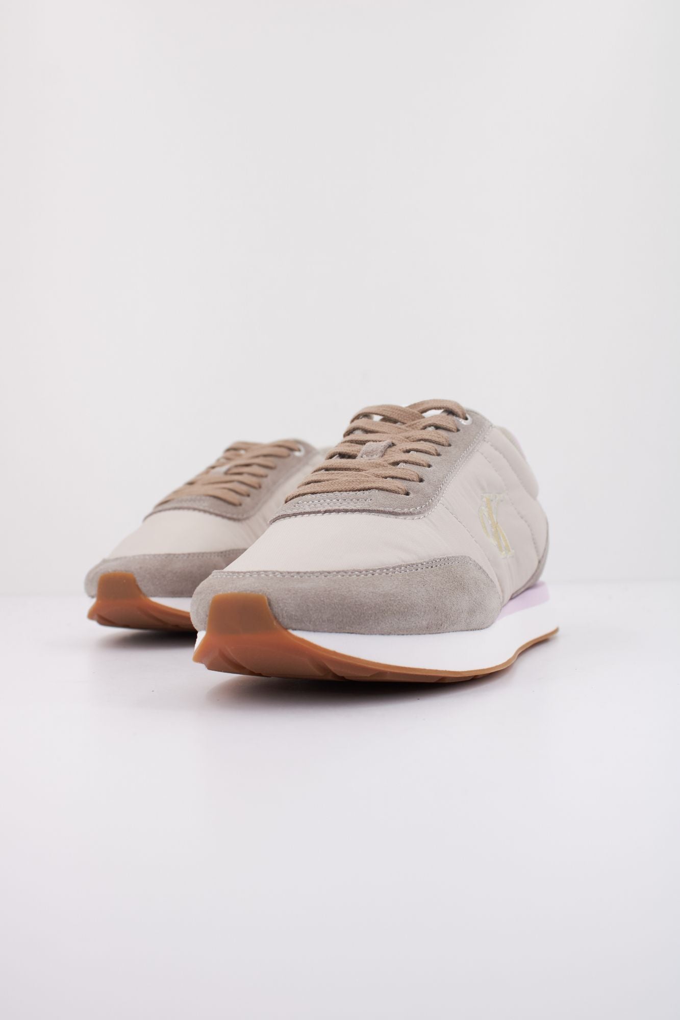 CALVIN KLEIN RETRO RUNNER LACE UP NY en color BEIS (2)