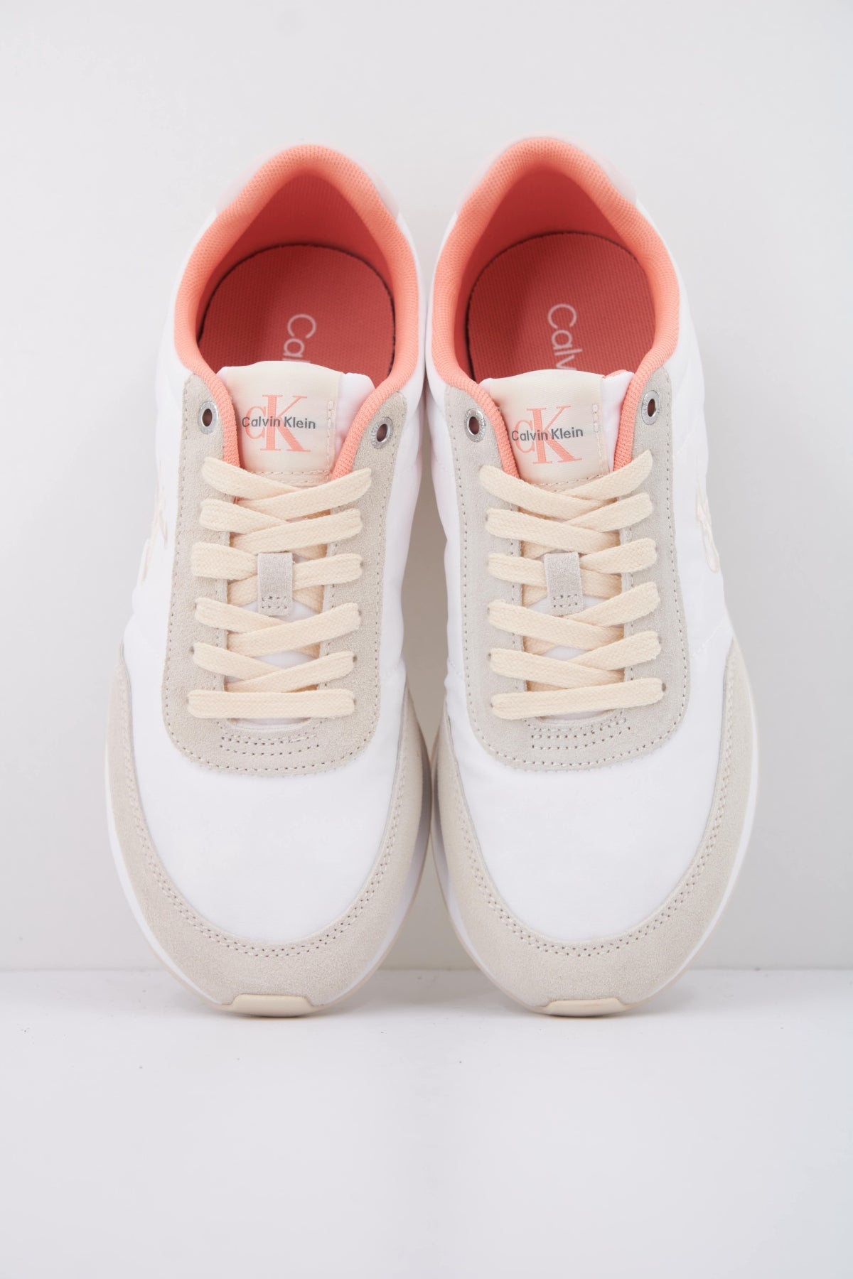 CALVIN KLEIN RETRO RUNNER LACE UP NY en color BEIS (3)