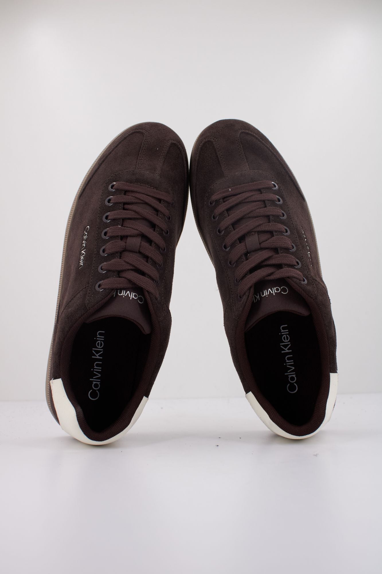 CALVIN KLEIN  LOW CUPSOLE LACEUP SU  en color MARRON (3)