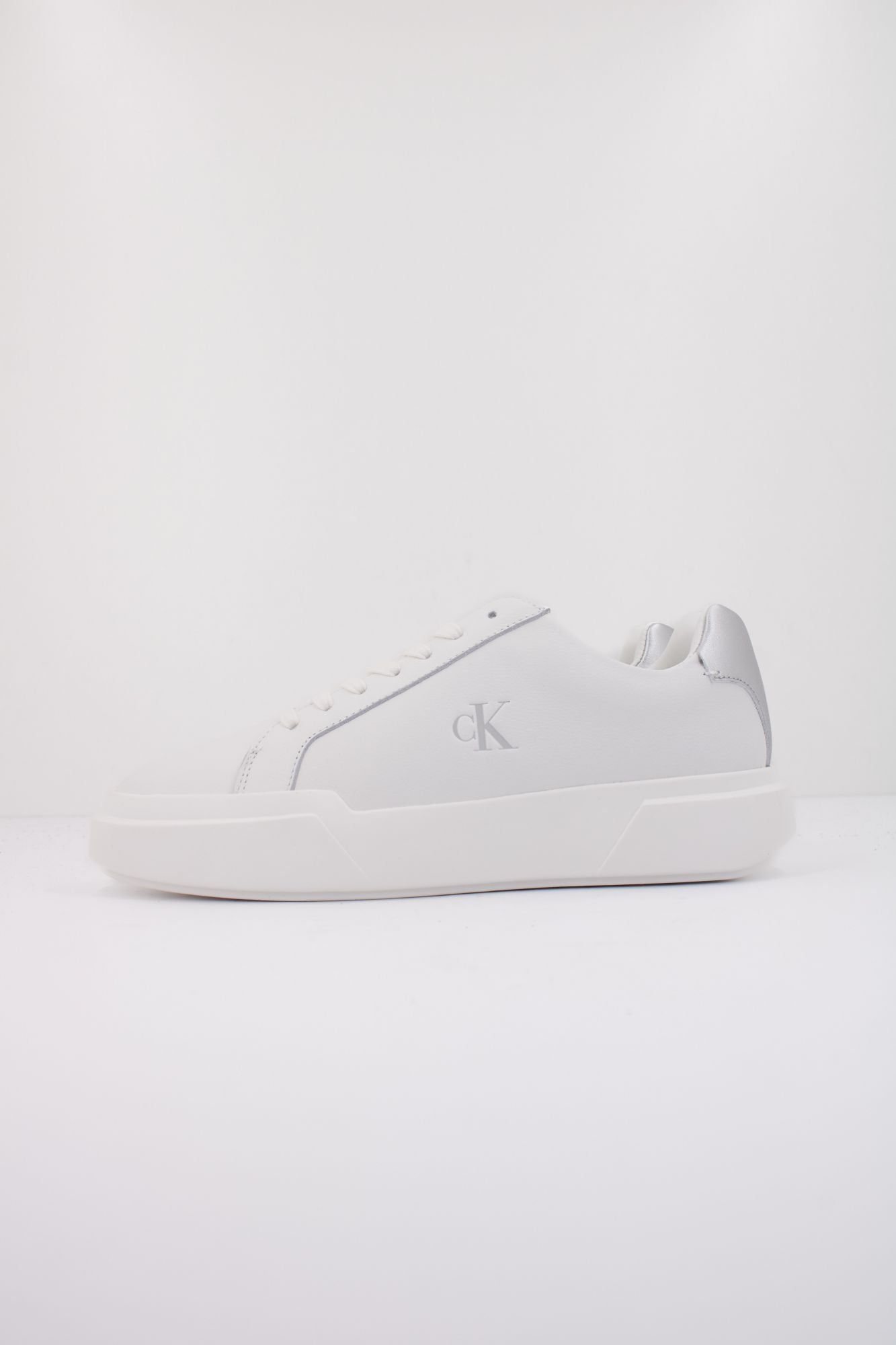 CALVIN KLEIN CHUNKY CUPSOLE LACEUP LT en color BLANCO (1)