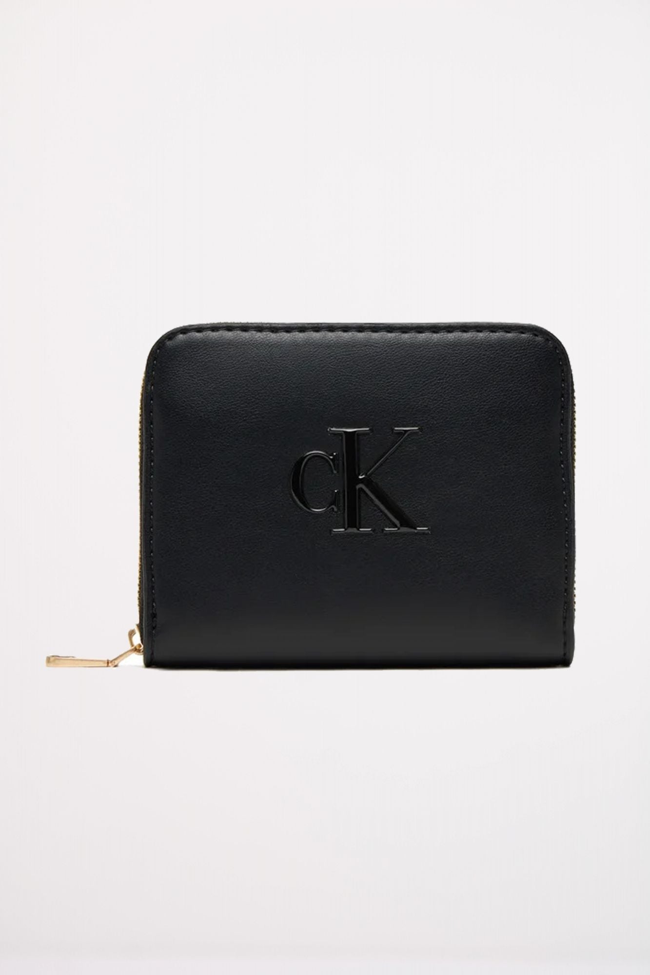 CALVIN KLEIN  RAISED CK MEDIUM ZIP ARO  en color NEGRO (1)