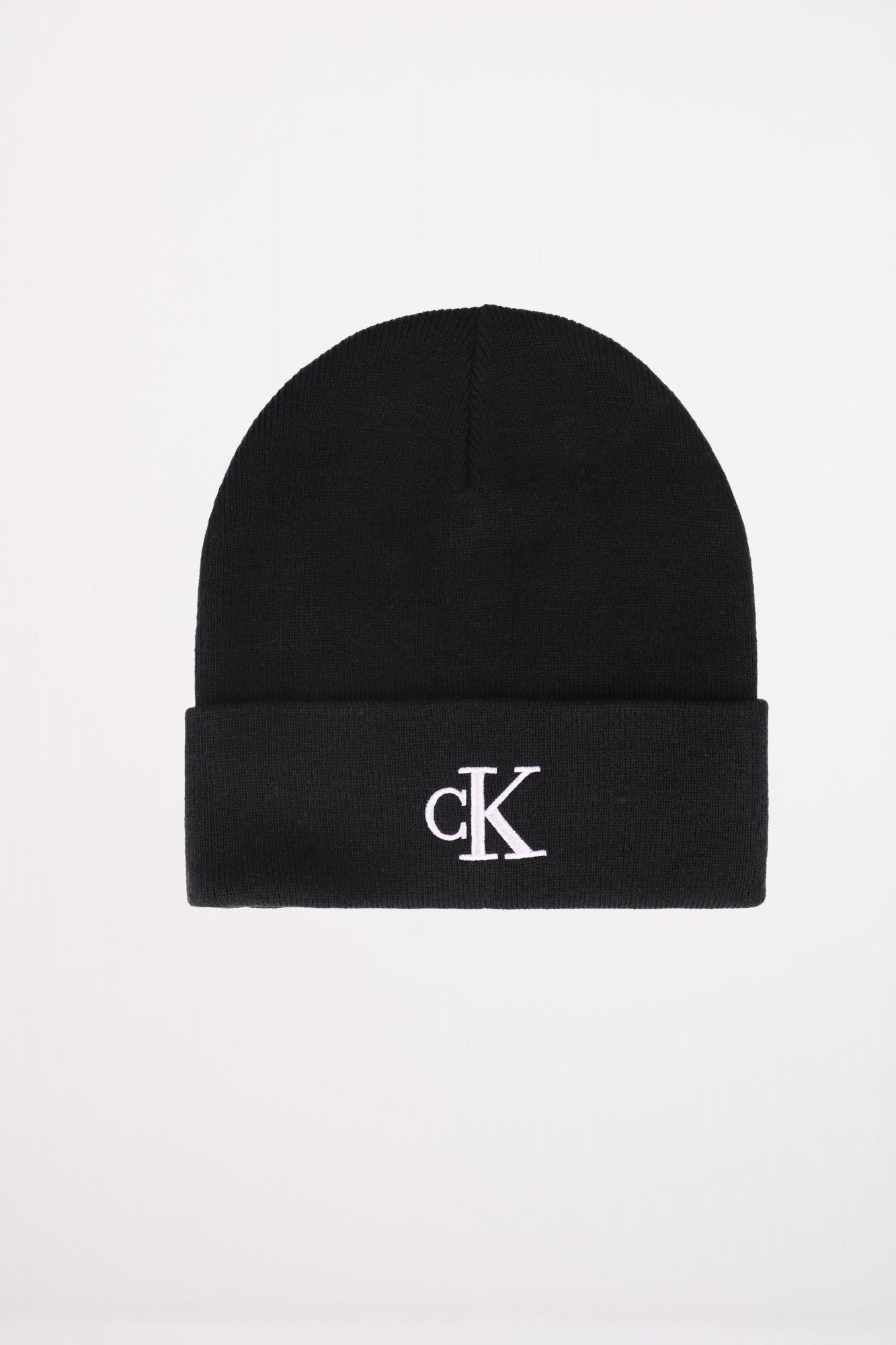CALVIN KLEIN CK FINE RIB BEANIE en color NEGRO (1)