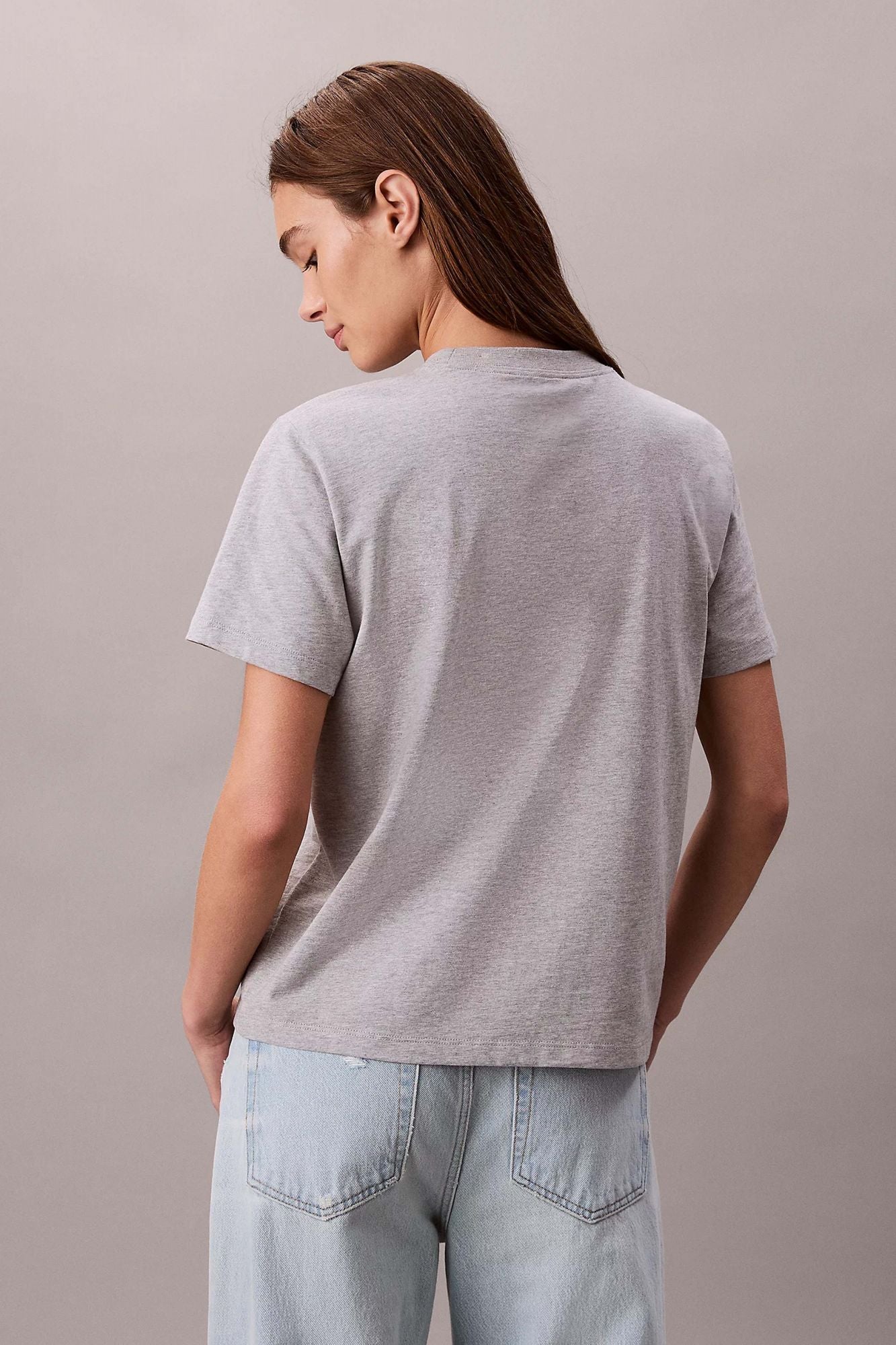CALVIN KLEIN HERO SS CLASSIC MONO TEE en color GRIS (2)