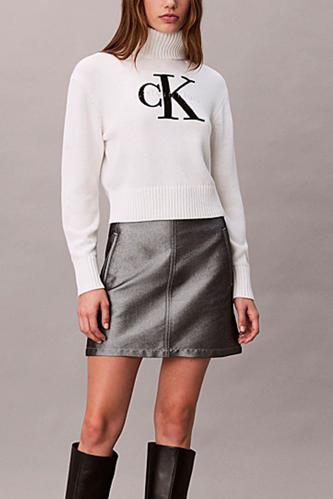 CALVIN KLEIN CHENILLE MONOLOGO  en color BLANCO (1)