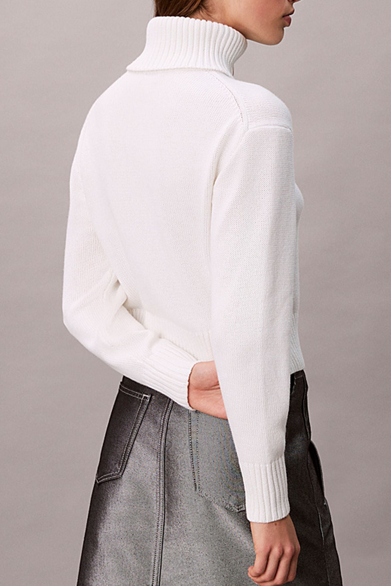 CALVIN KLEIN CHENILLE MONOLOGO  en color BLANCO (2)