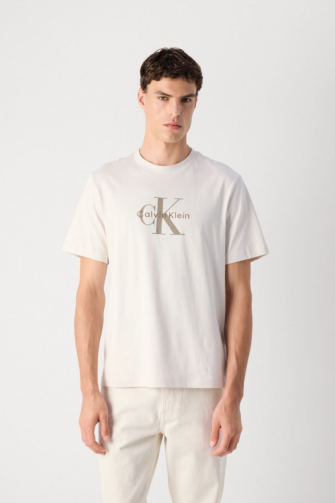 CALVIN KLEIN HERO MONOLOGO TEE 20S en color BLANCO (1)