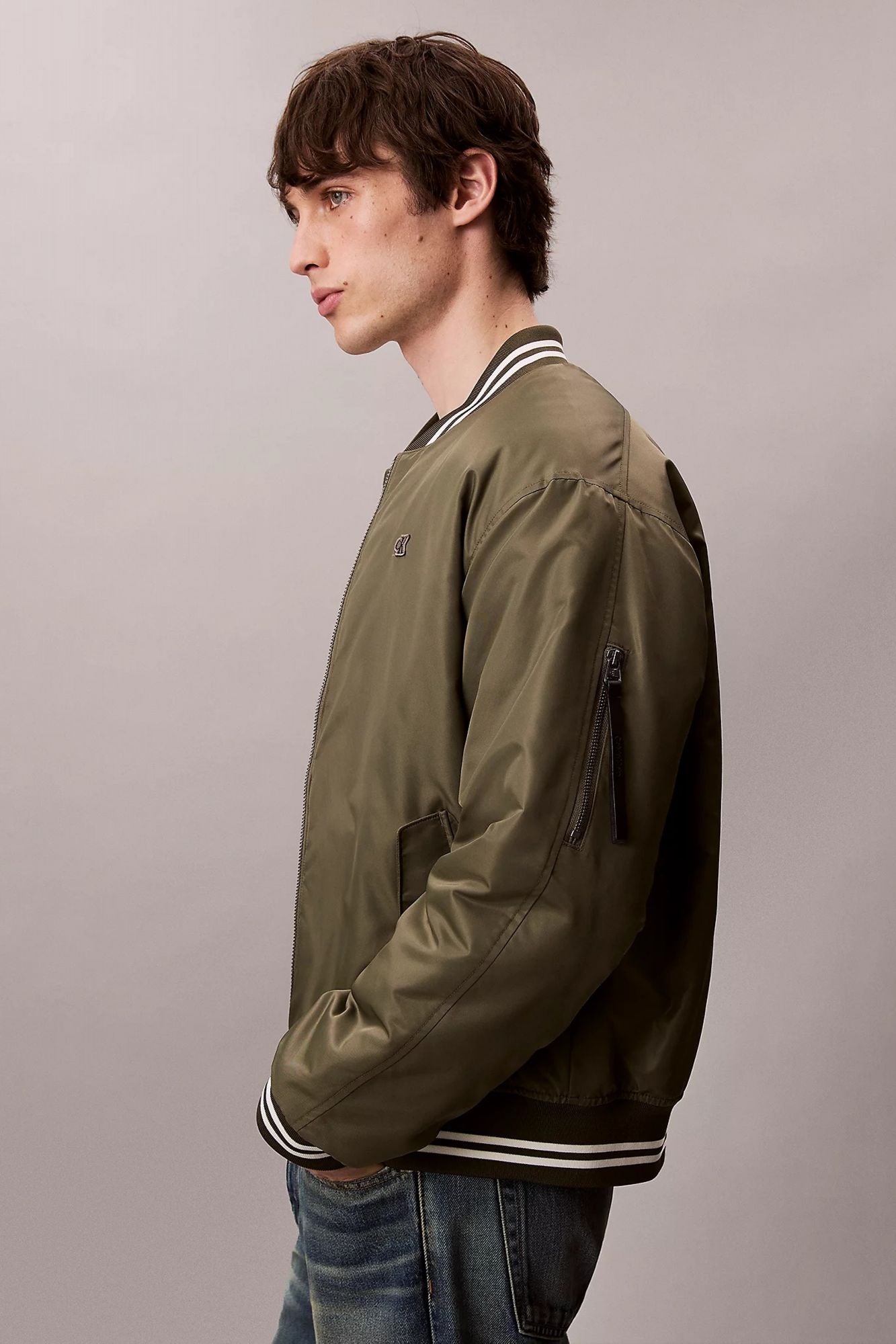 CALVIN KLEIN LS JEANS TIPPED HERO BOMBER en color VERDE (2)