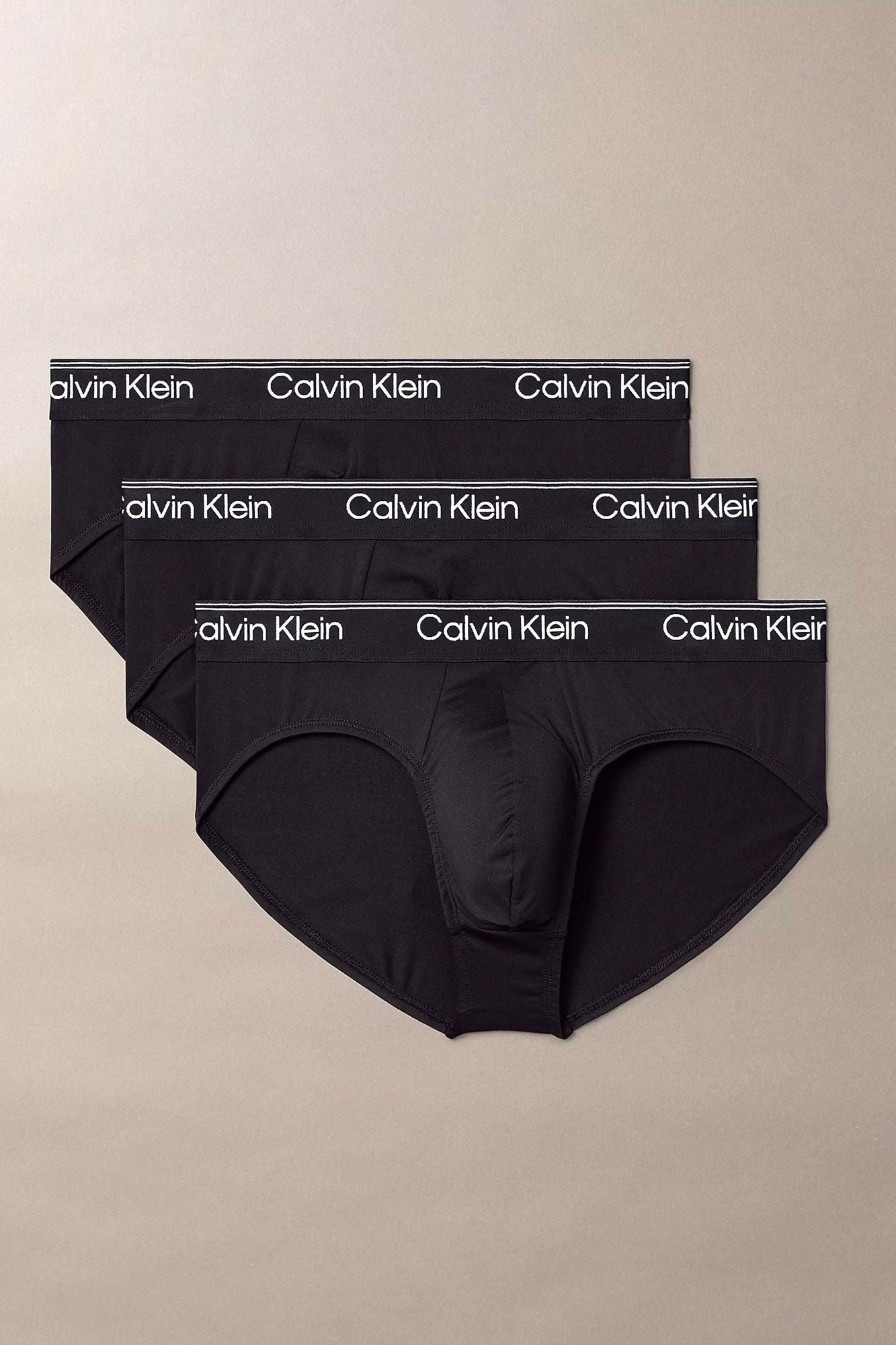 CALVIN KLEIN  HIP BRIEF 3PK  en color NEGRO (1)