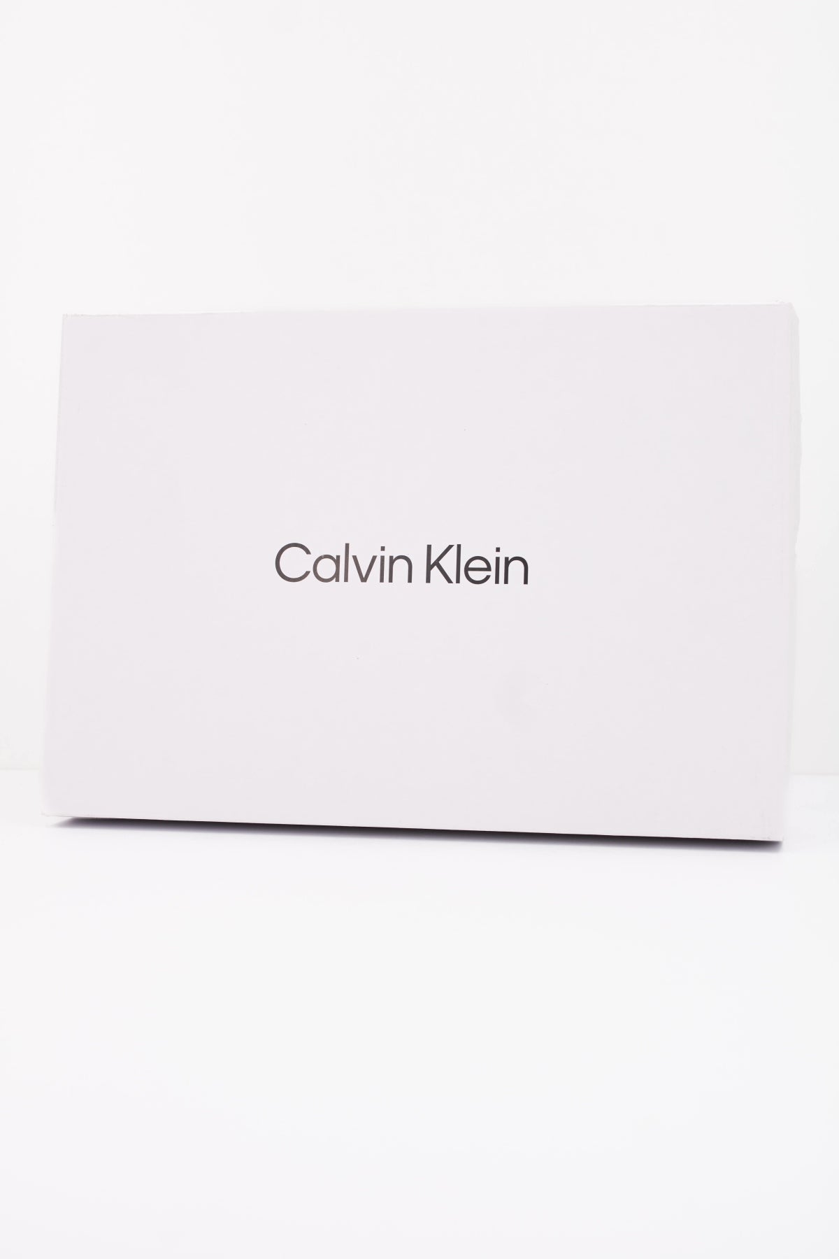 CALVIN KLEIN LOW CUT LACE UP en color BEIS (6)