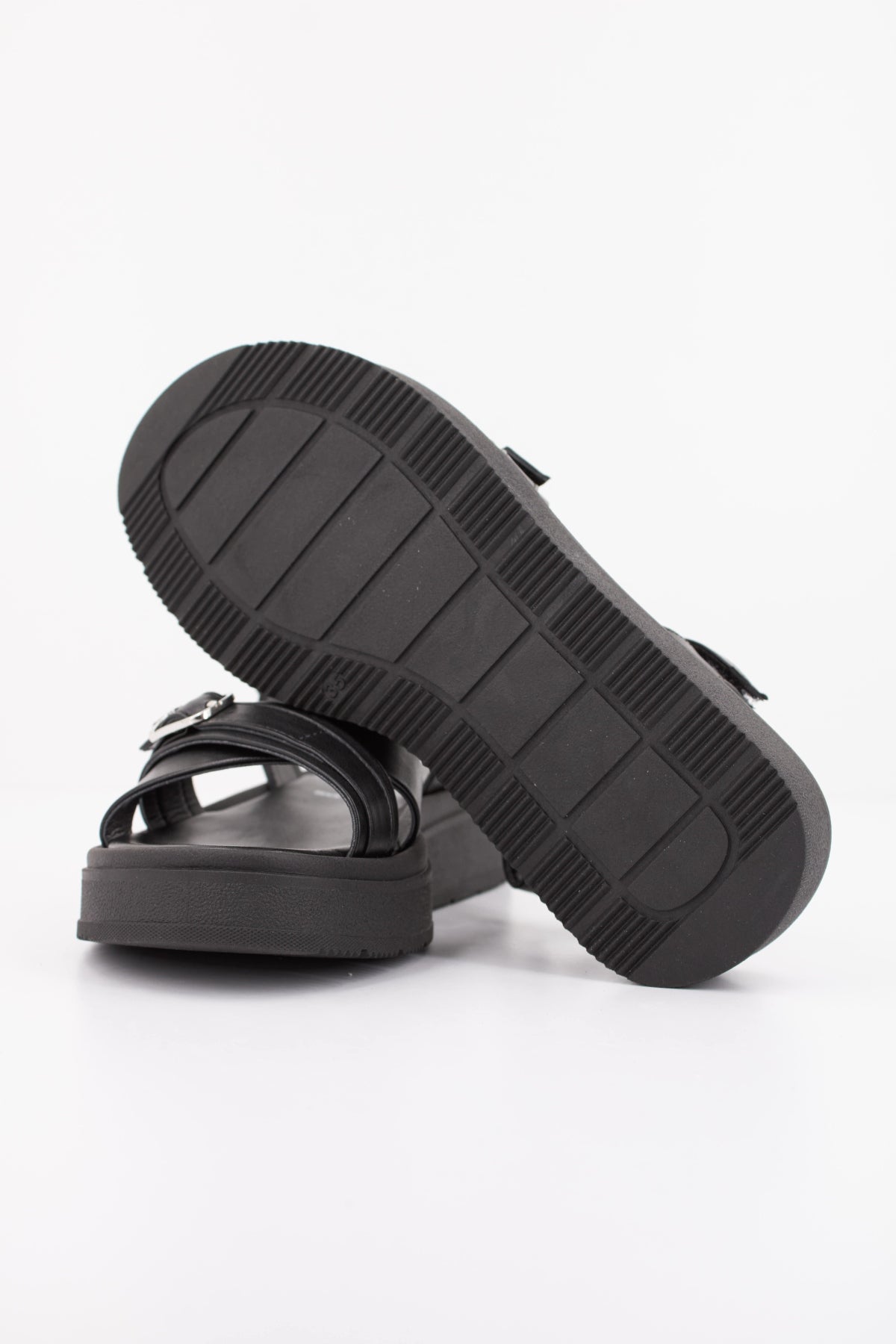 CALVIN KLEIN V4A283260 en color NEGRO (5)