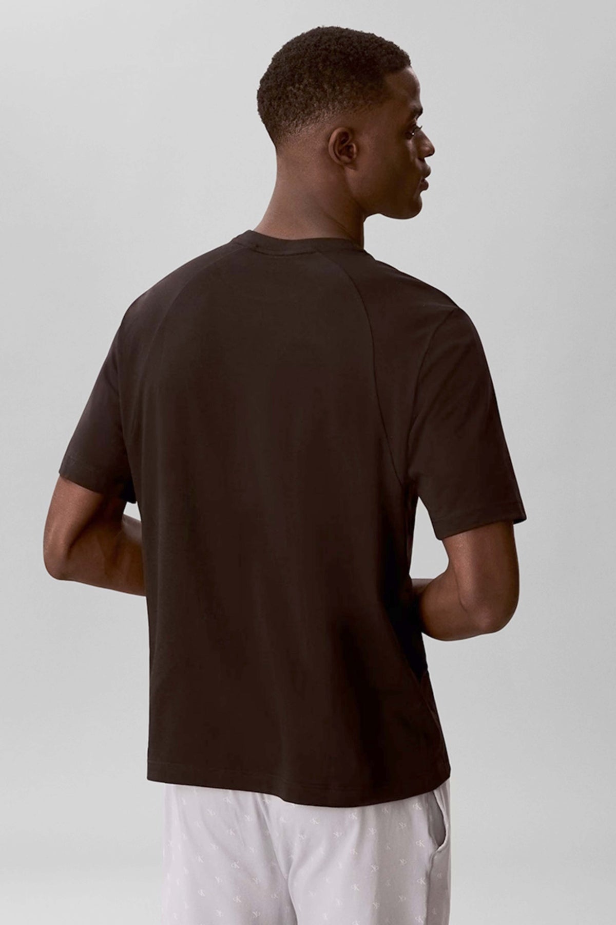 CALVIN KLEIN CREW NECK en color NEGRO (2)