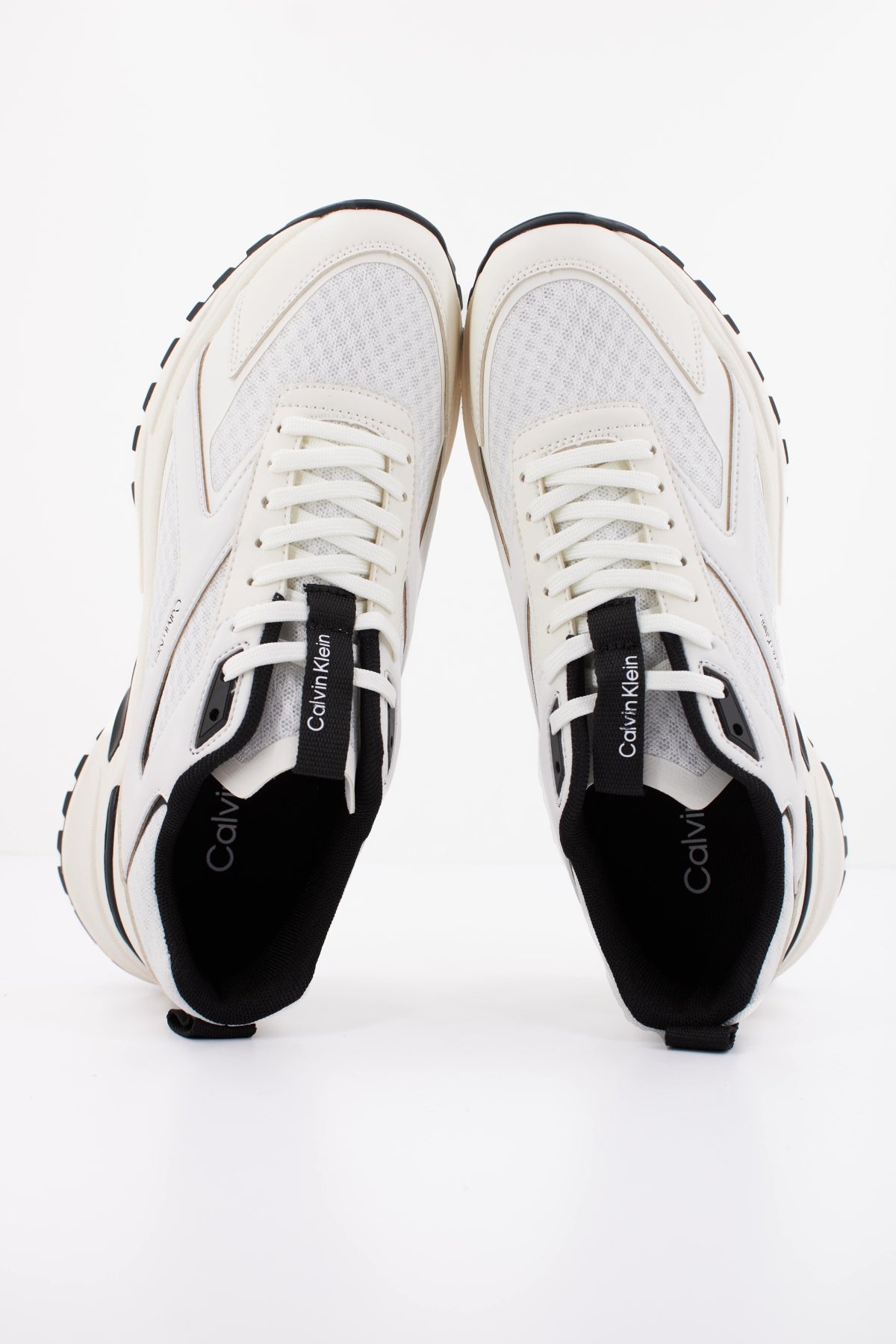 CALVIN KLEIN HIKE RUN CKSTRIPE MESH en color BLANCO (3)