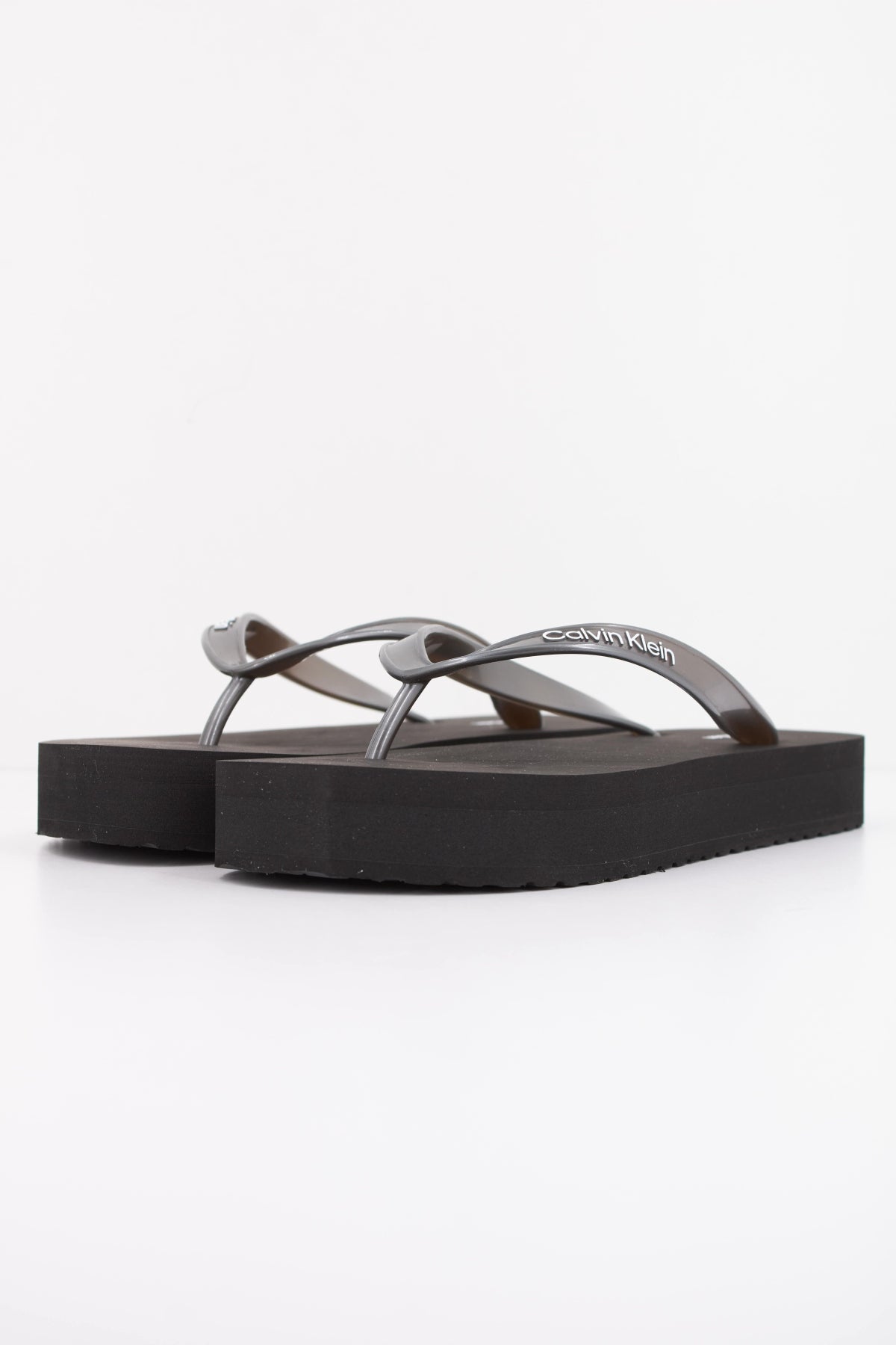CALVIN KLEIN FLATFORM FLIP FLOP MET T en color NEGRO (2)
