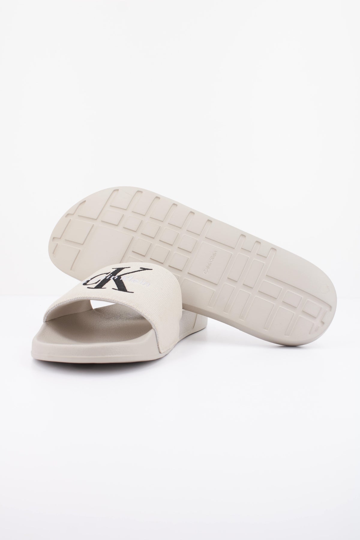 CALVIN KLEIN ESS SLIDE CV en color BEIS (5)