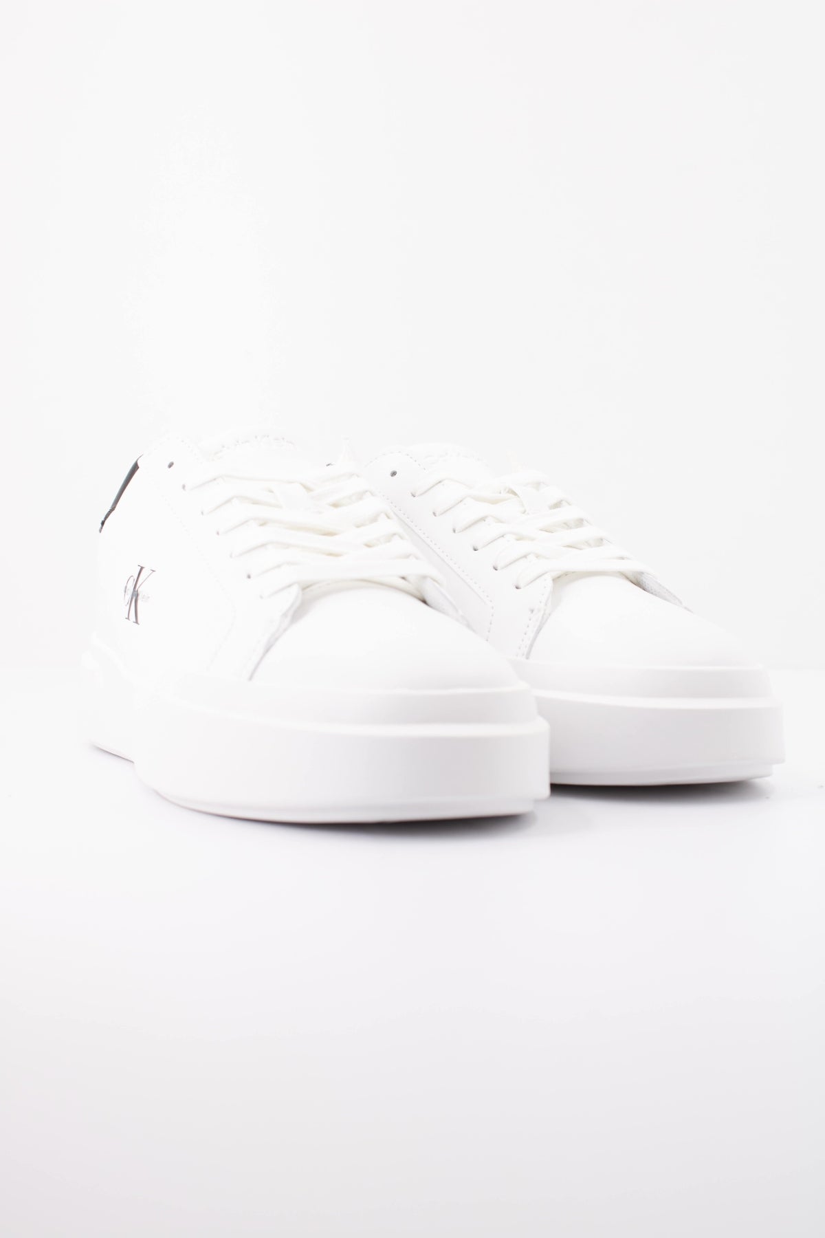CALVIN KLEIN CHUNKY CUPSOLE LACEUP en color BLANCO (2)