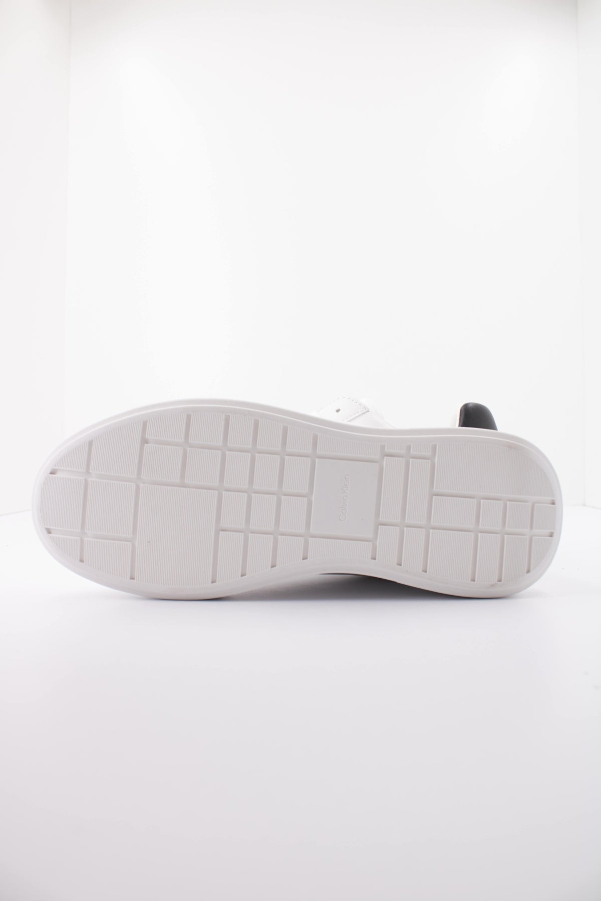 CALVIN KLEIN CHUNKY CUPSOLE LACEUP en color BLANCO (5)