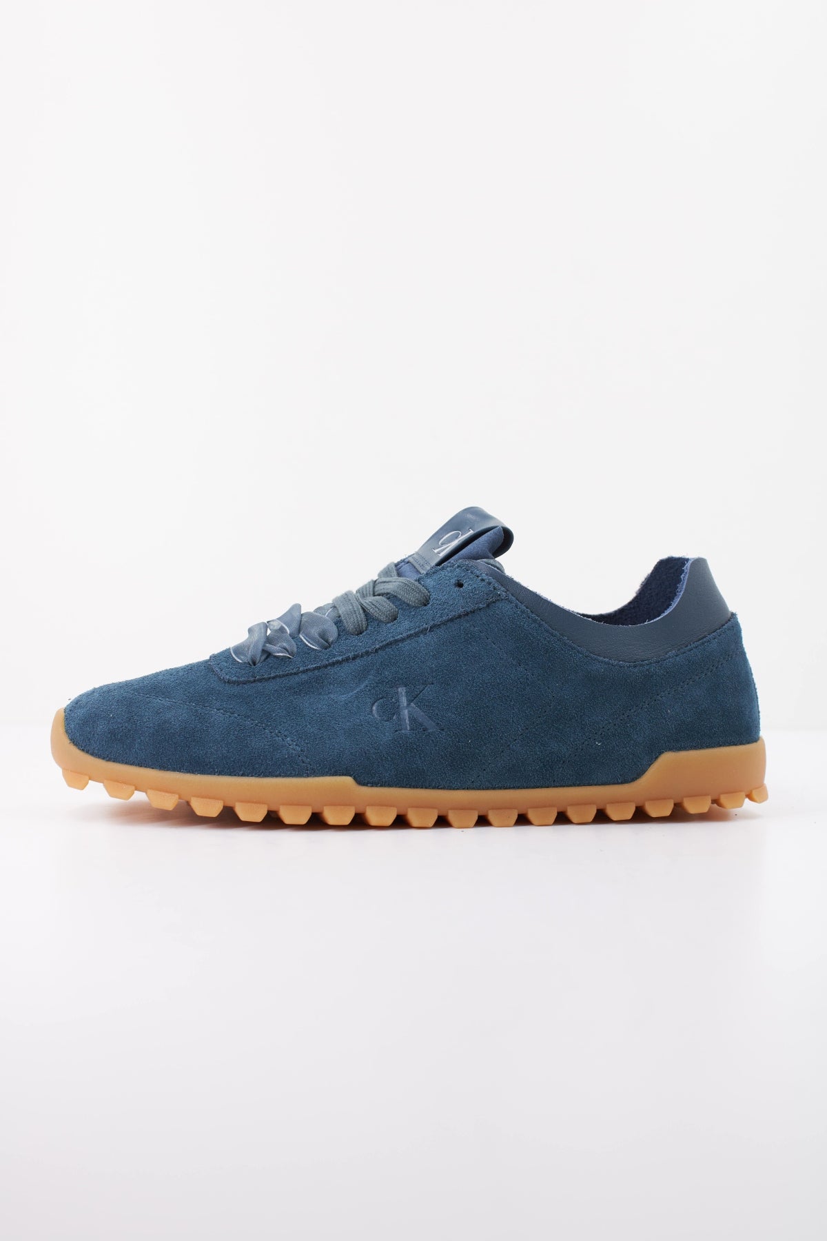 CALVIN KLEIN LOW PROFILE RUN MG en color AZUL (1)