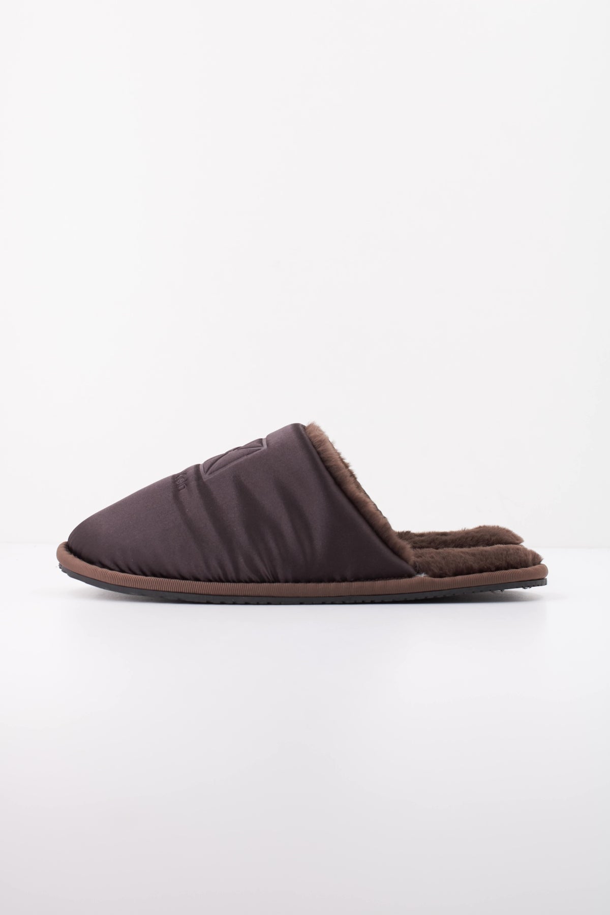 CALVIN KLEIN HW0HW03214 HOTEL SLIPPER SATIN en color MARRON (1)