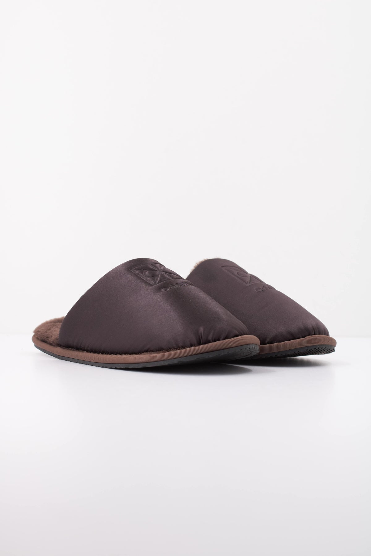 CALVIN KLEIN HW0HW03214 HOTEL SLIPPER SATIN en color MARRON (2)