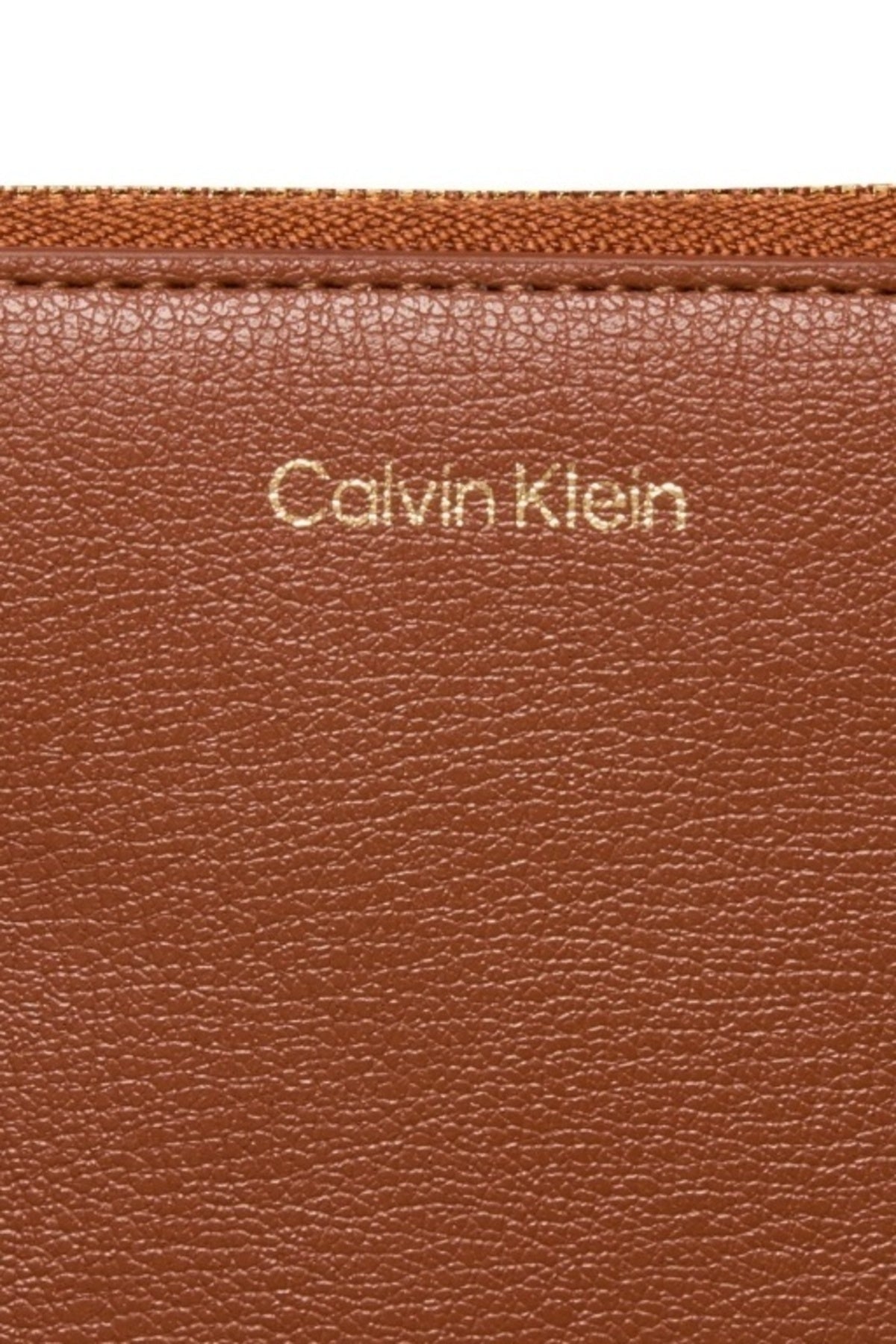 CALVIN KLEIN LV04F1120G FOIL LOGO MEDIUM ZIP ARO en color  (3)