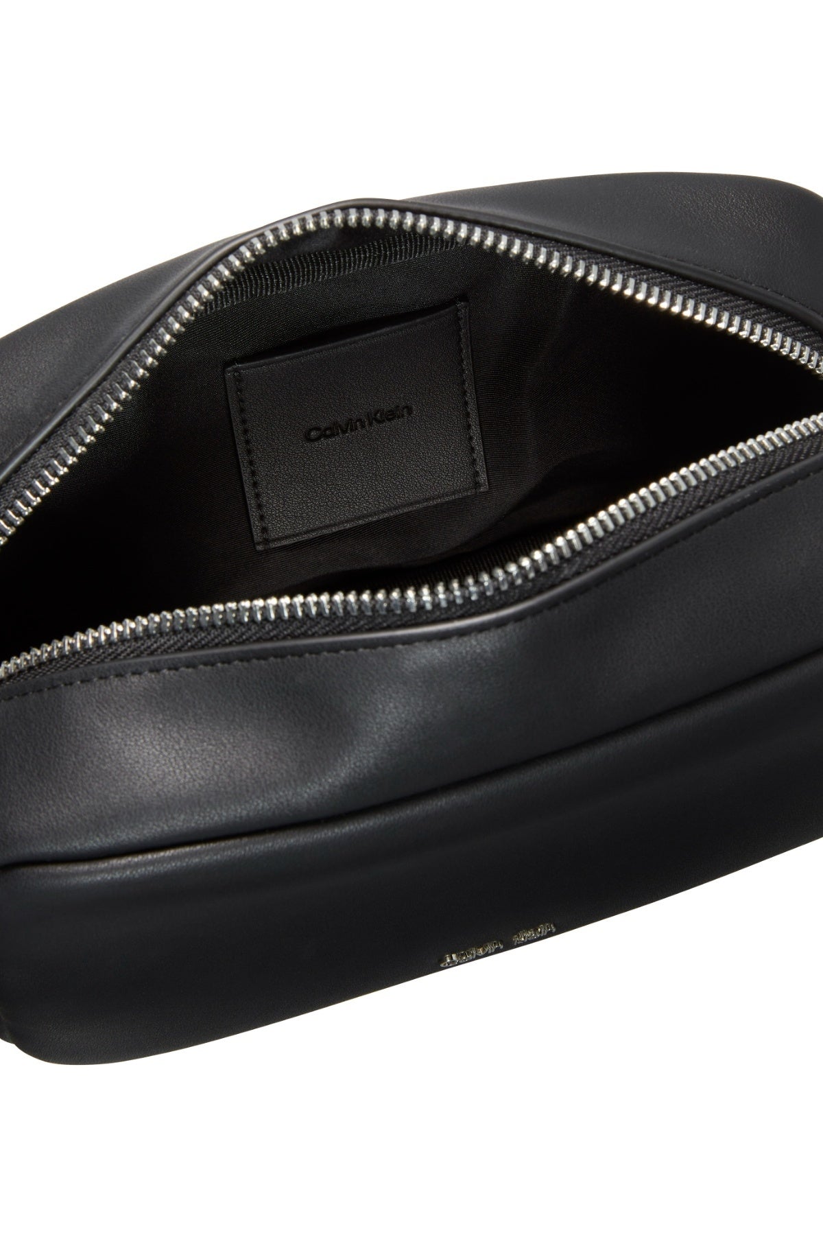 CALVIN KLEIN LV04D1227G RAISED DOPP KIT en color  (4)