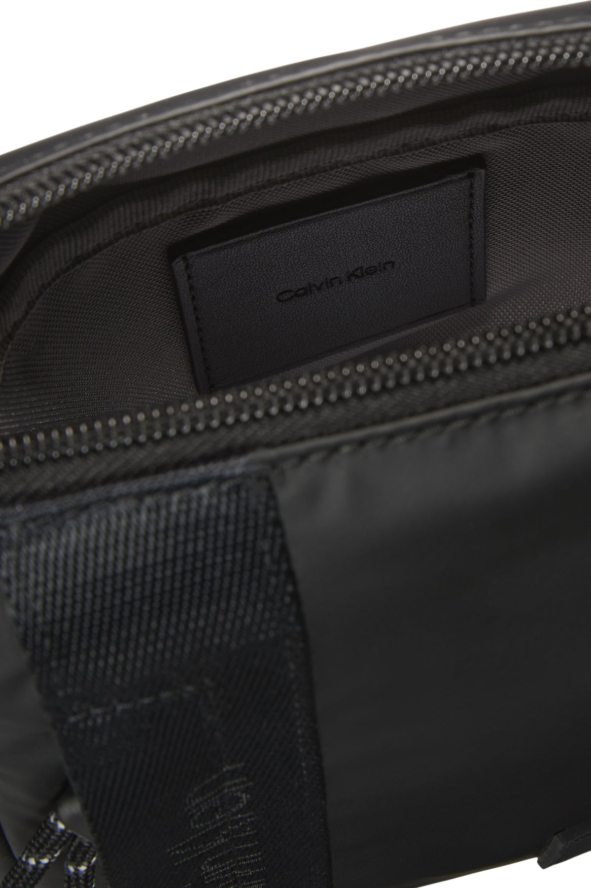 CALVIN KLEIN LV04D3480G RUBBERIZED REPORTER en color  (3)