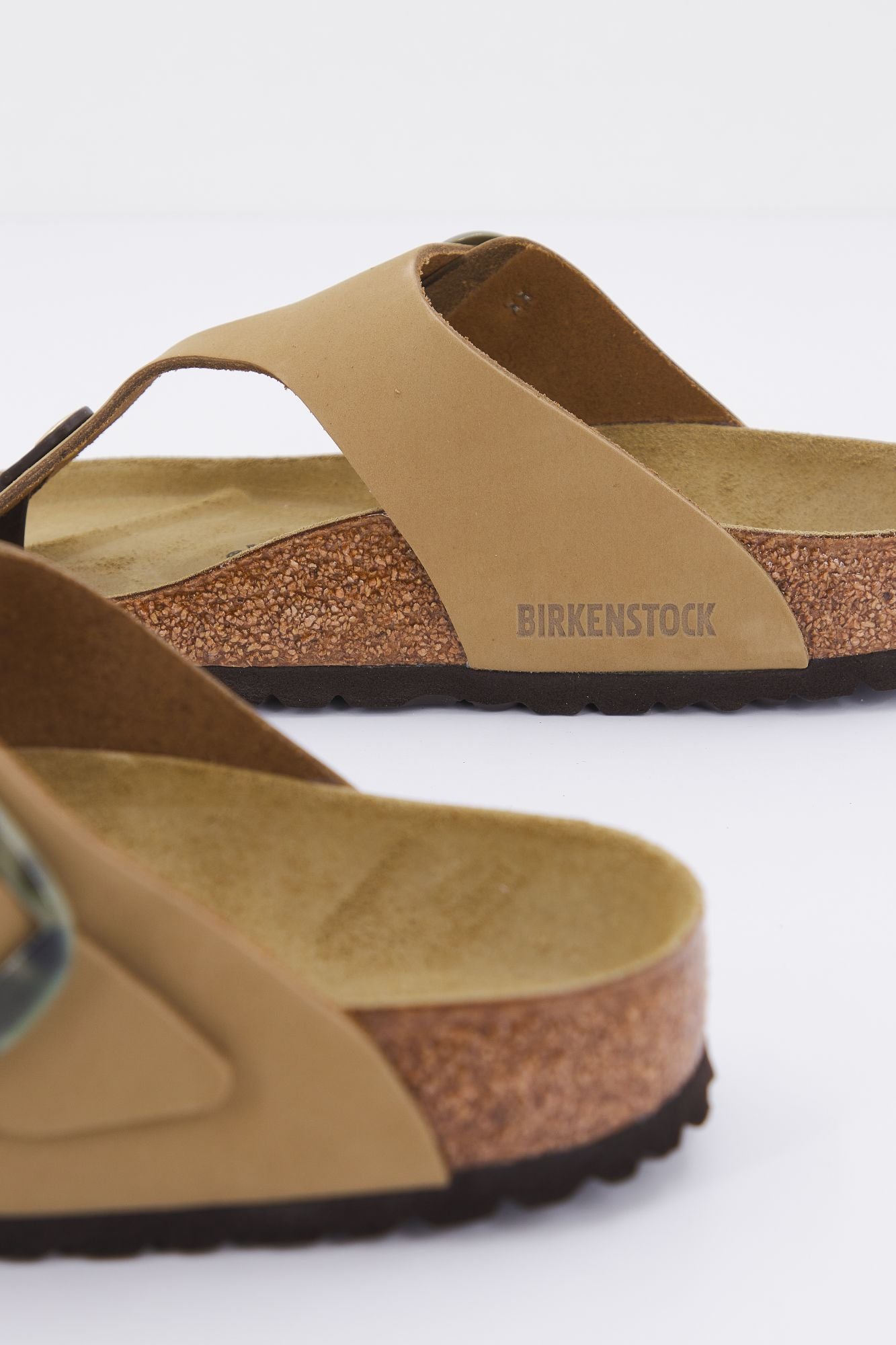 BIRKENSTOCK GIZEH BIG BUCKLE NU MUD en color VERDE (4)