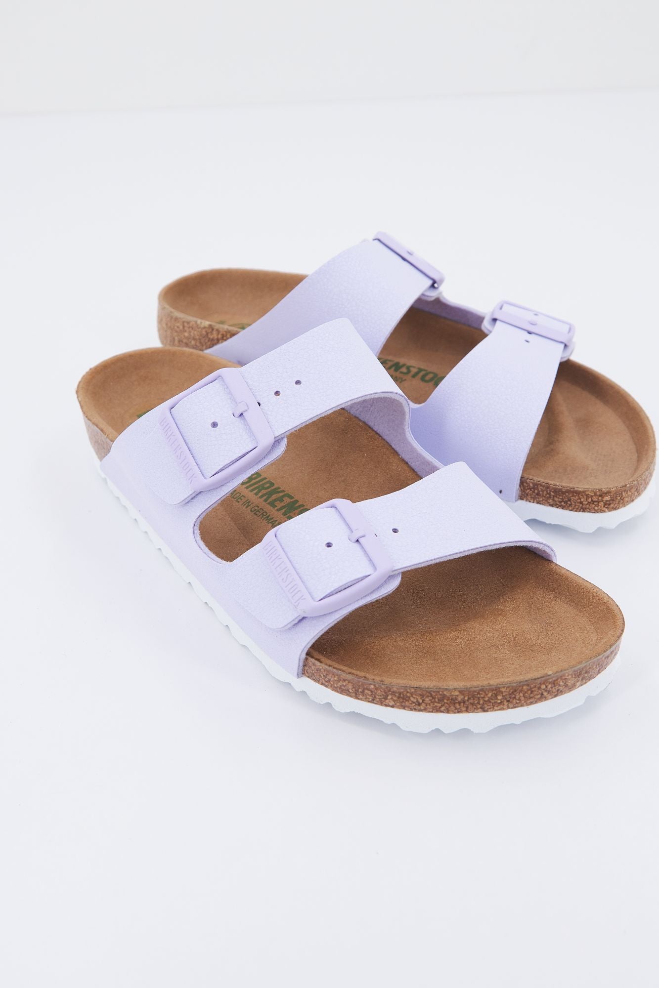 BIRKENSTOCK ARIZONA BFBC en color VIOLETA (1)