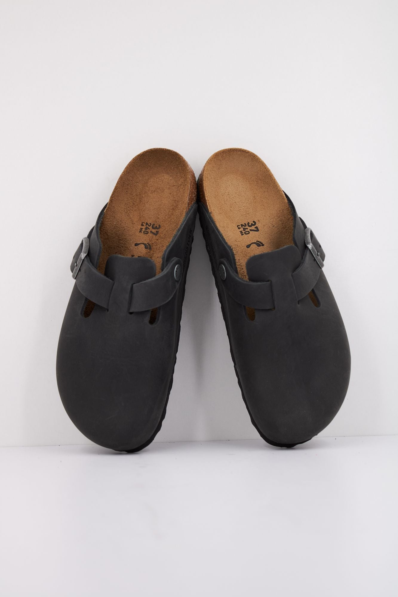 BIRKENSTOCK BOSTON  en color NEGRO (3)