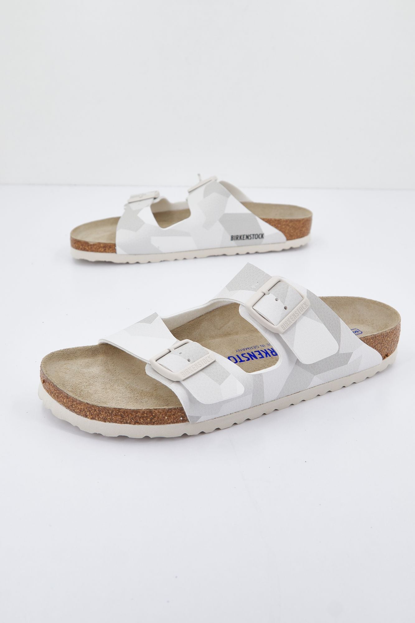 BIRKENSTOCK  ARIZONA SFB en color BLANCO (1)