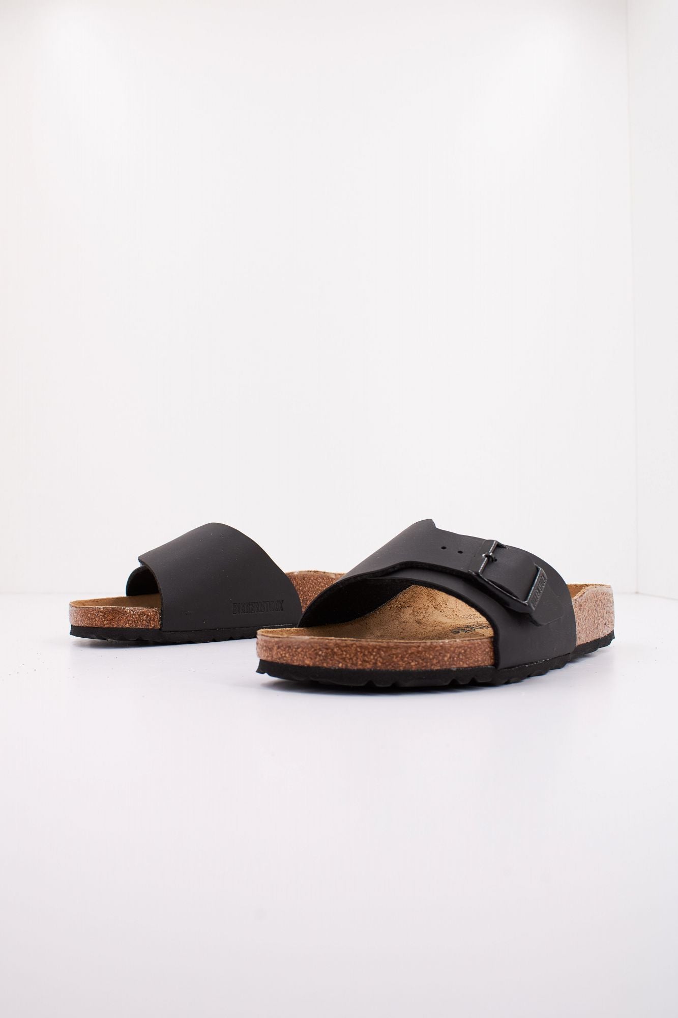 BIRKENSTOCK  CATALINA BS BIRKO-FLOR en color NEGRO (2)