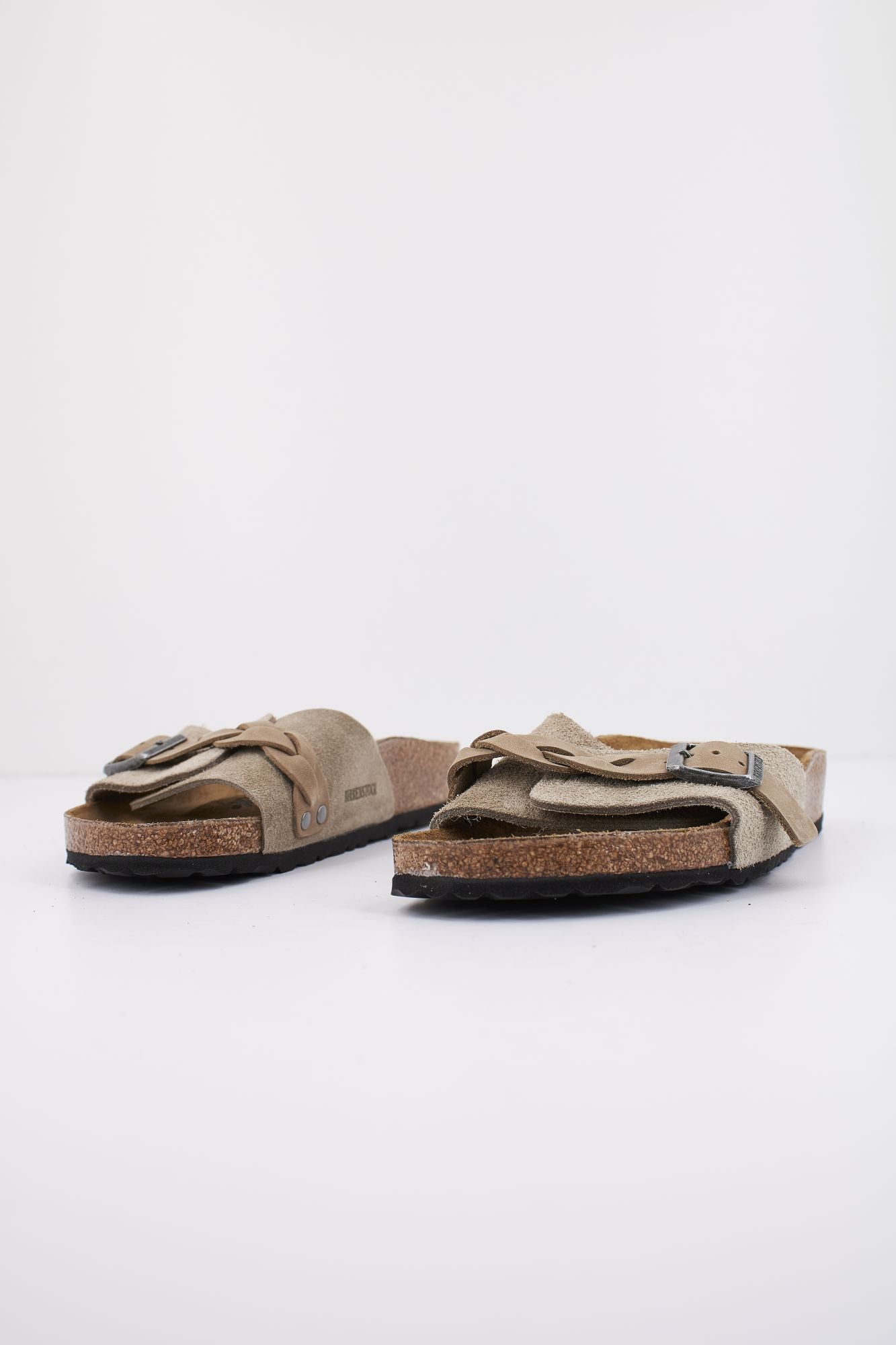 BIRKENSTOCK PULA BRAIDED SUEDE LEATHE en color BEIS (2)