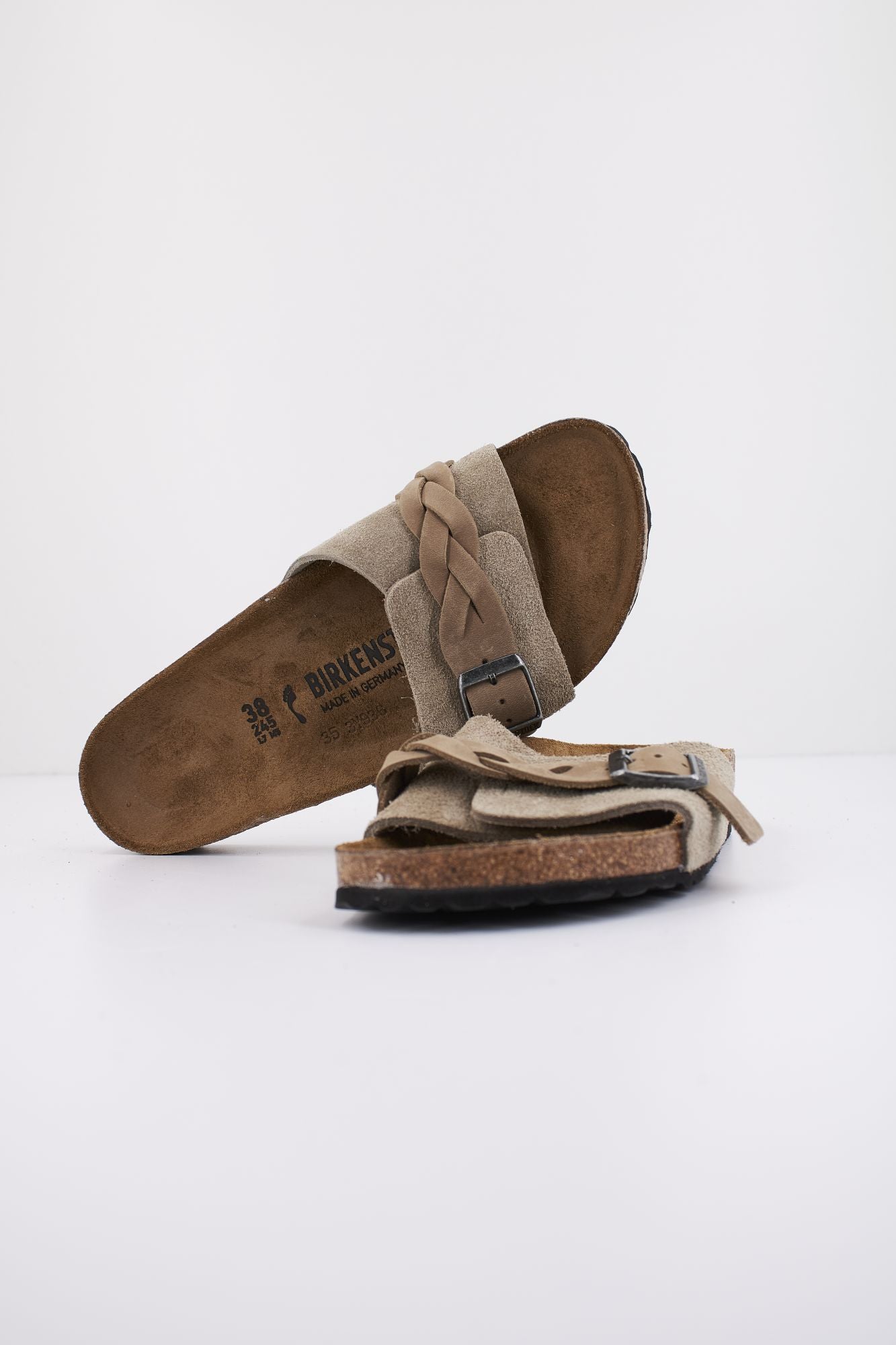 BIRKENSTOCK PULA BRAIDED SUEDE LEATHE en color BEIS (4)